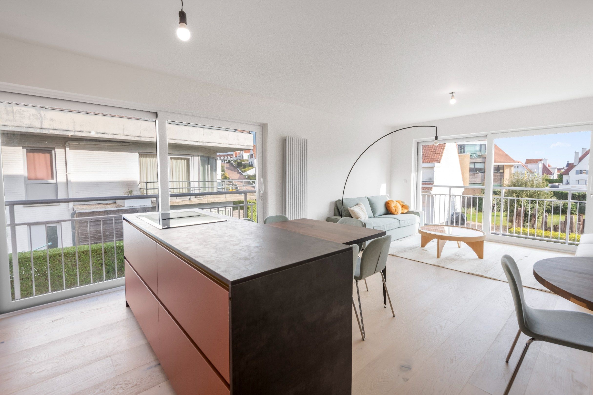 Zuidgericht hoekappartement in villa residentie met open zicht gelegen op 100 meter van de Zeedijk foto 4