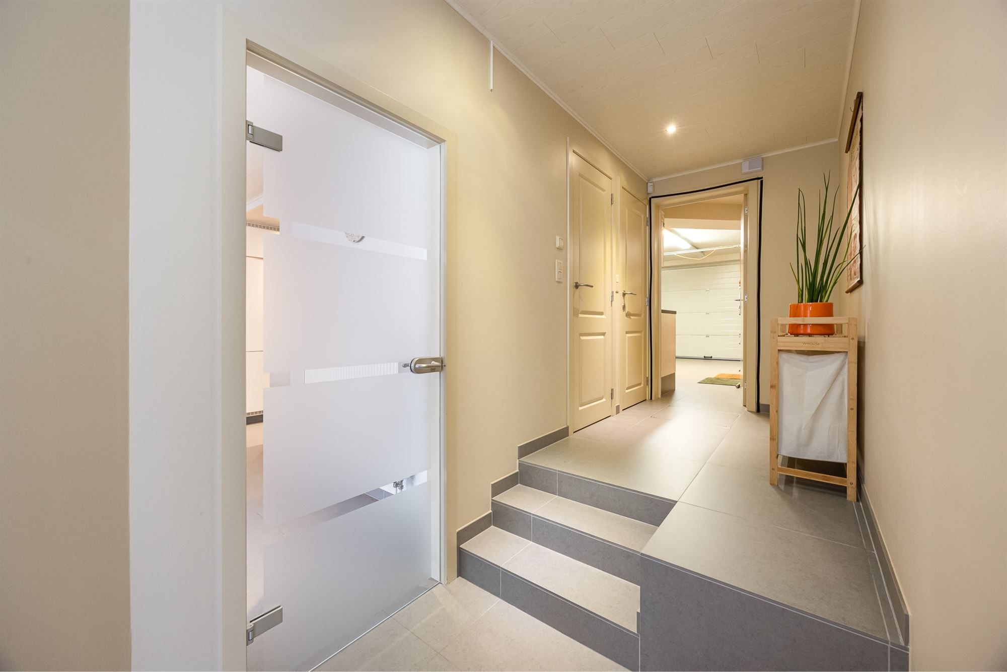 Instapklaar appartement met 2 slaapkamers en garage foto 8