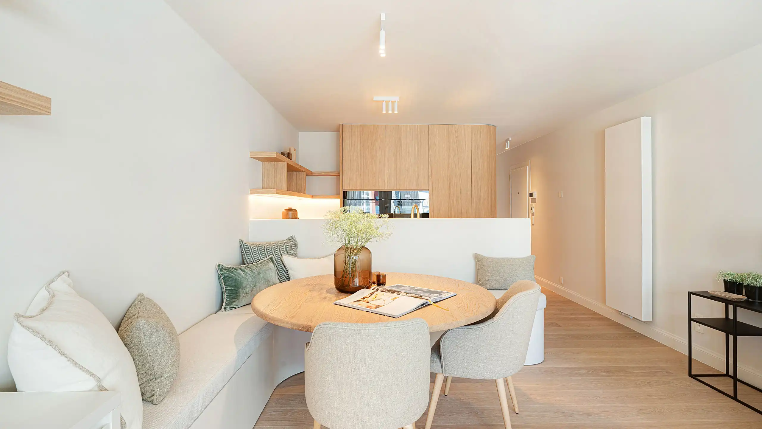 Elegant gerenoveerd appartement nabij de Zeedijk foto 10