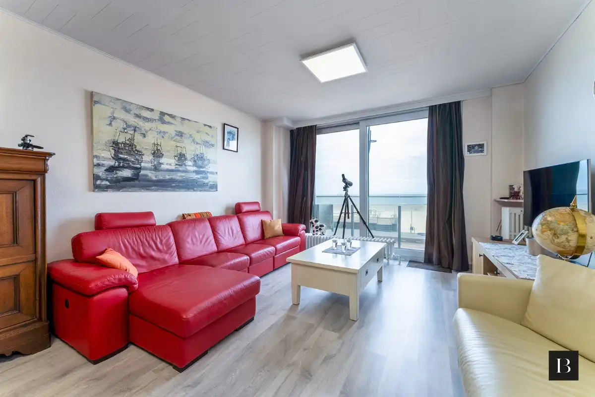 Ruim appartement op 1ste verdieping met frontaal zeezicht foto 4