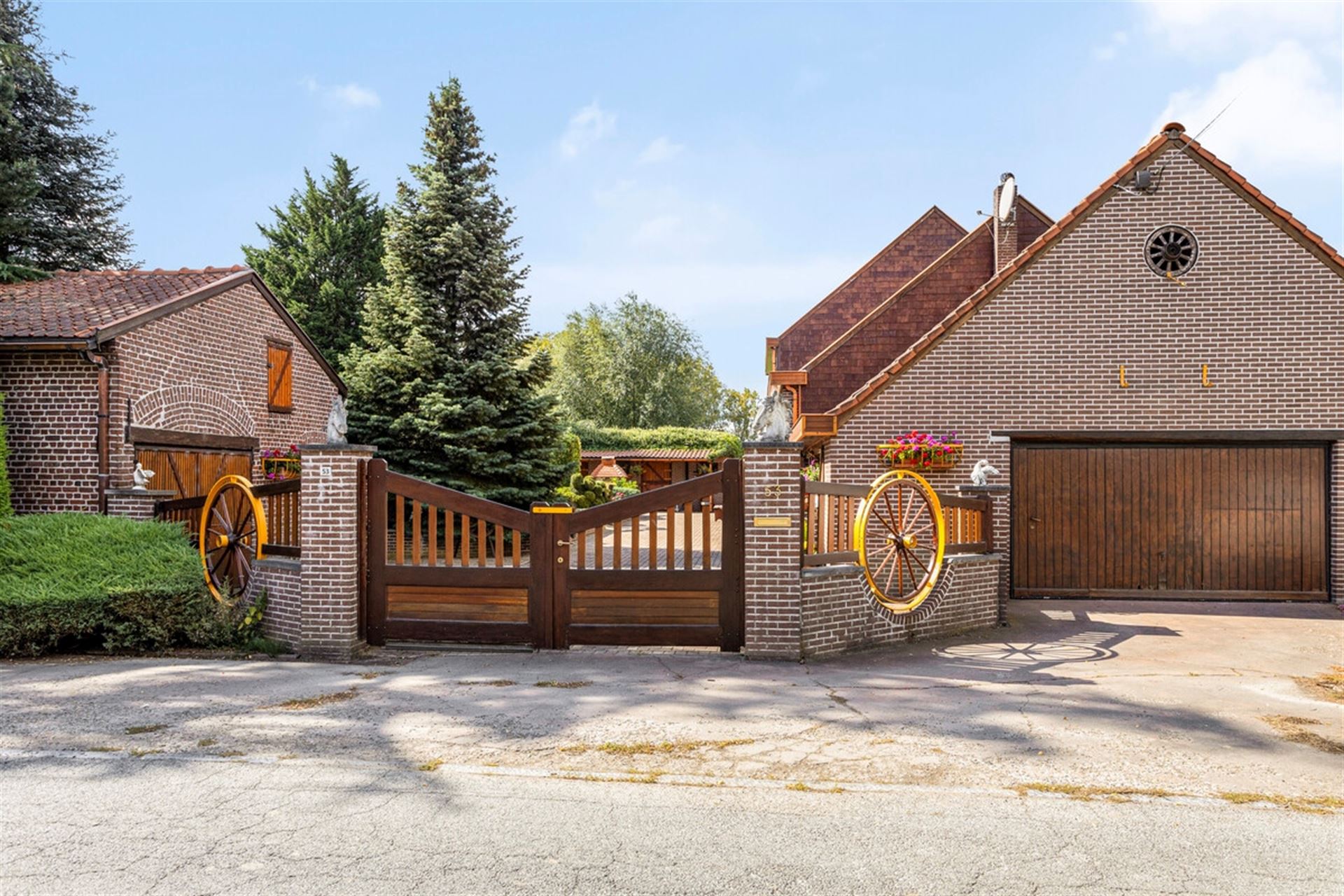 Ruime villa voor paardenliefhebbers op een domein van +/- 1ha36a foto 5