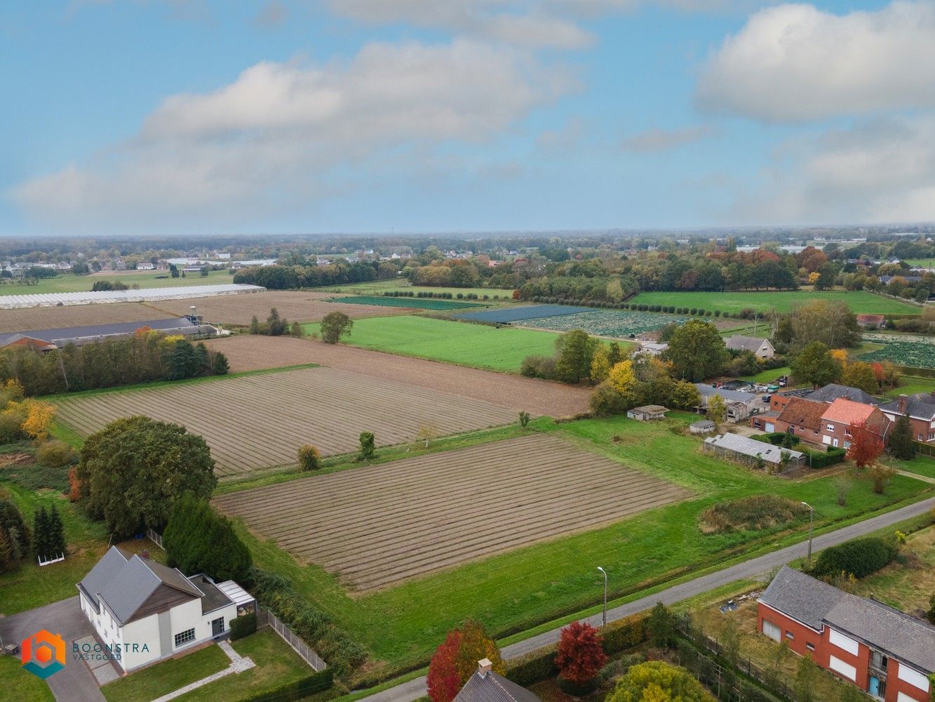 Landelijke woning met 5 slpkrs en bijgebouw op 1 ha te Putte foto {{pictureIndex}}