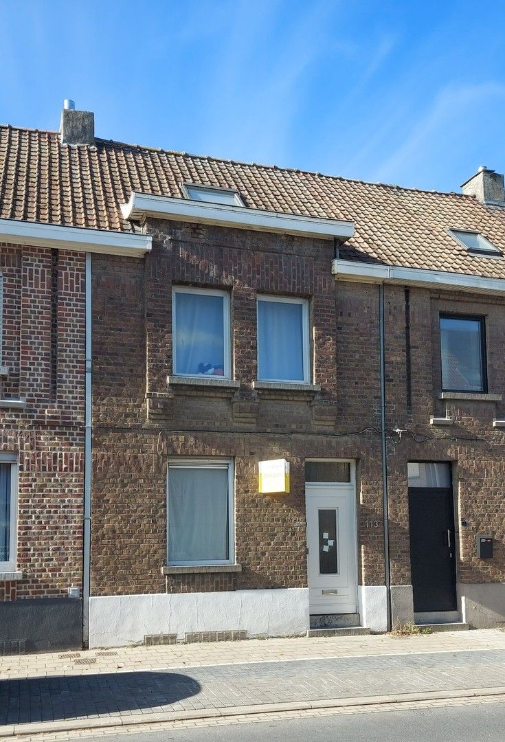 Hoofdfoto van de publicatie: INSTAPKLARE WONING / GARAGE-UITWEG / TUIN / 3 SLPK