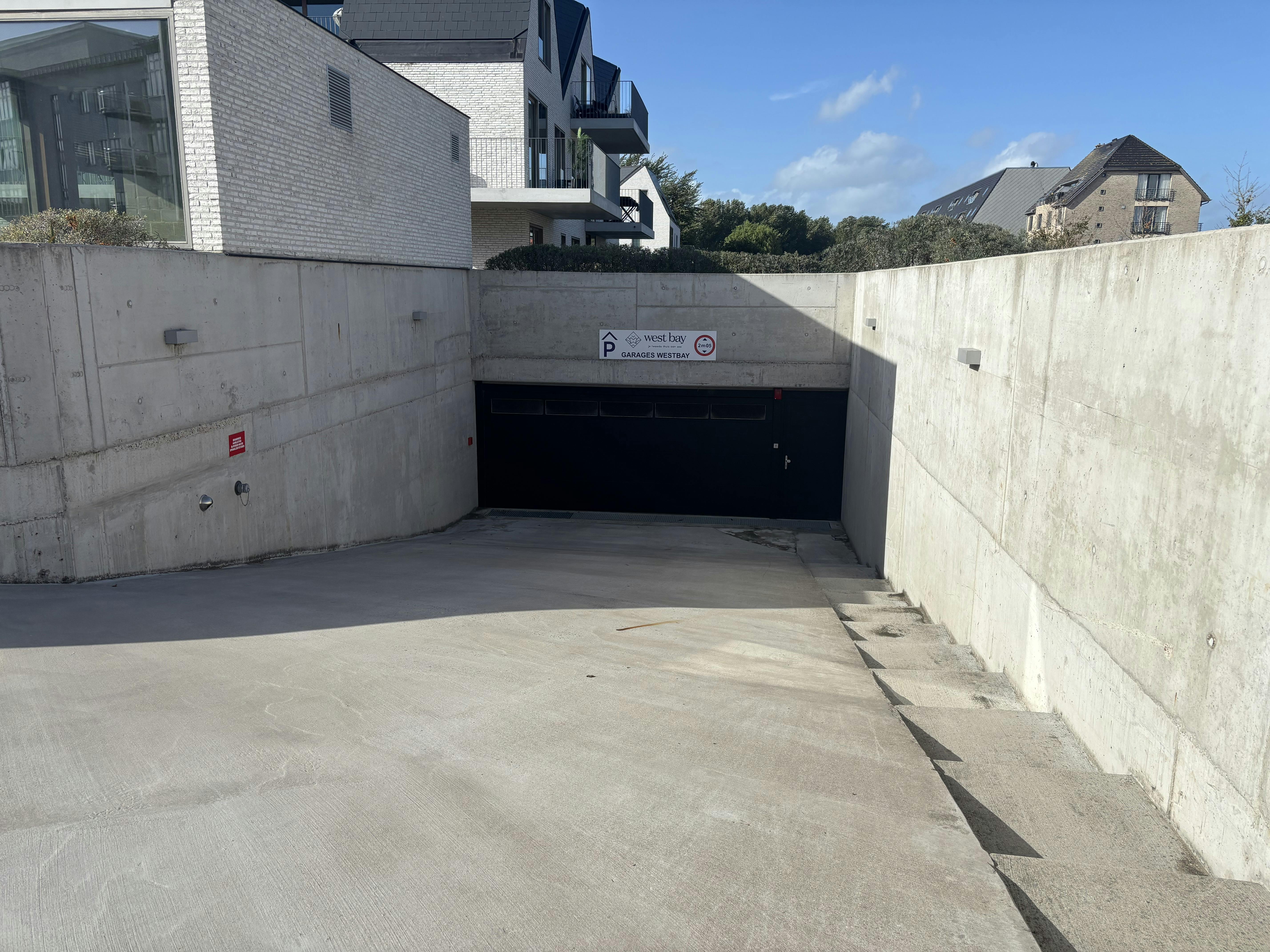 Ruime garagebox in de residentie West Bay! foto 6