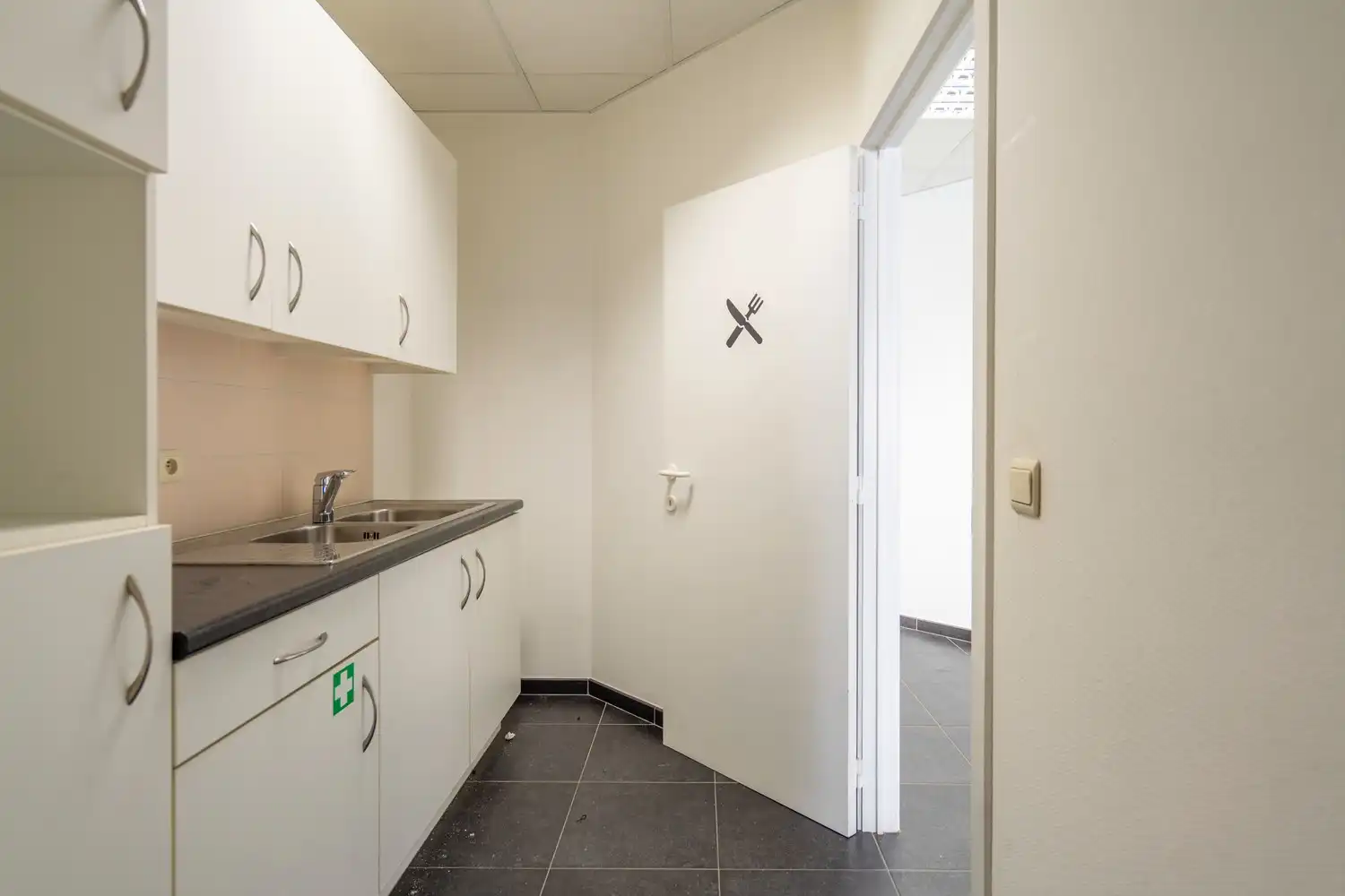 KANTOOR MET GARAGE foto 11