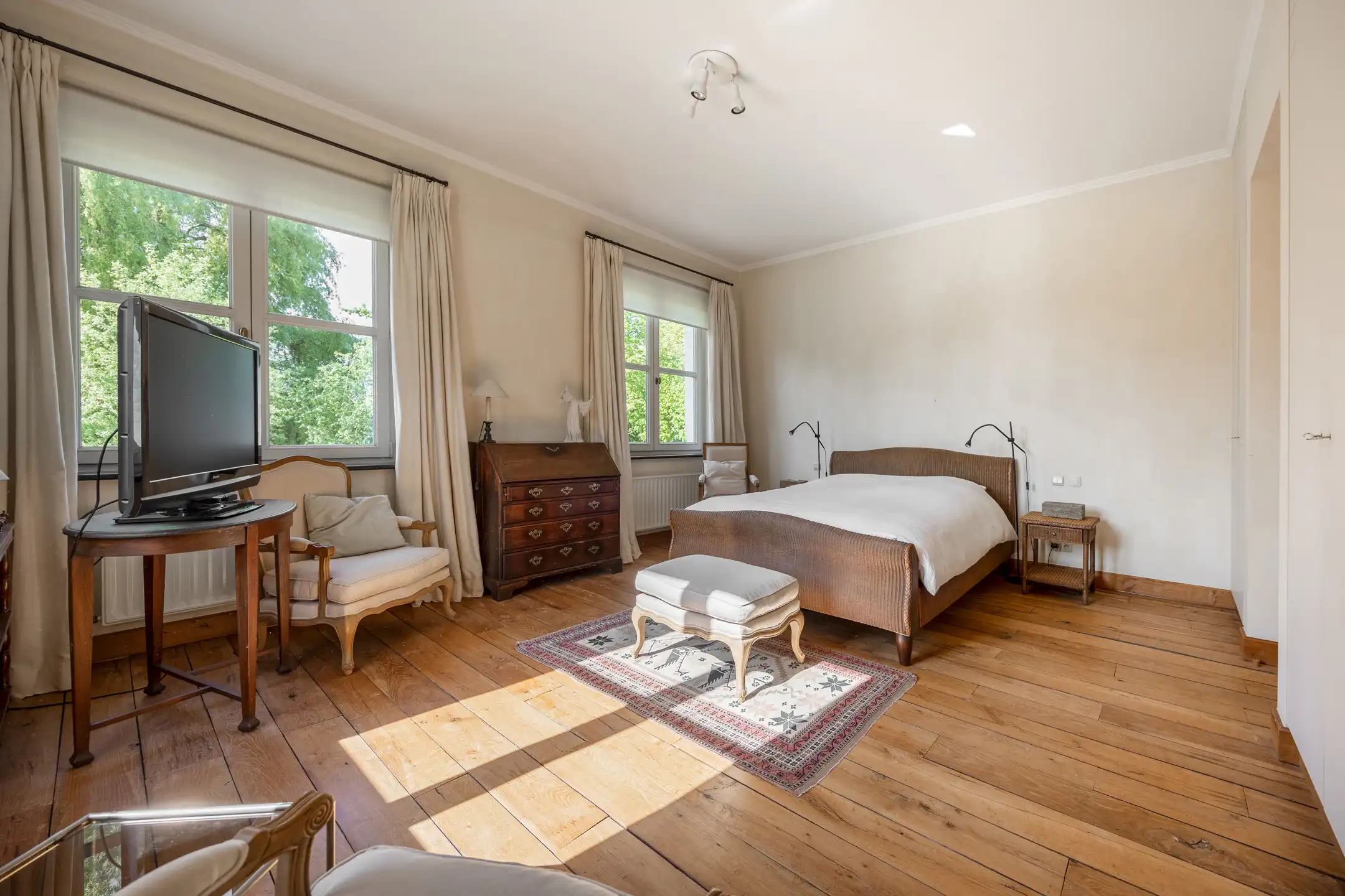 Unieke parel op royaal perceel (3.877 m²) met bouwgrond foto 25