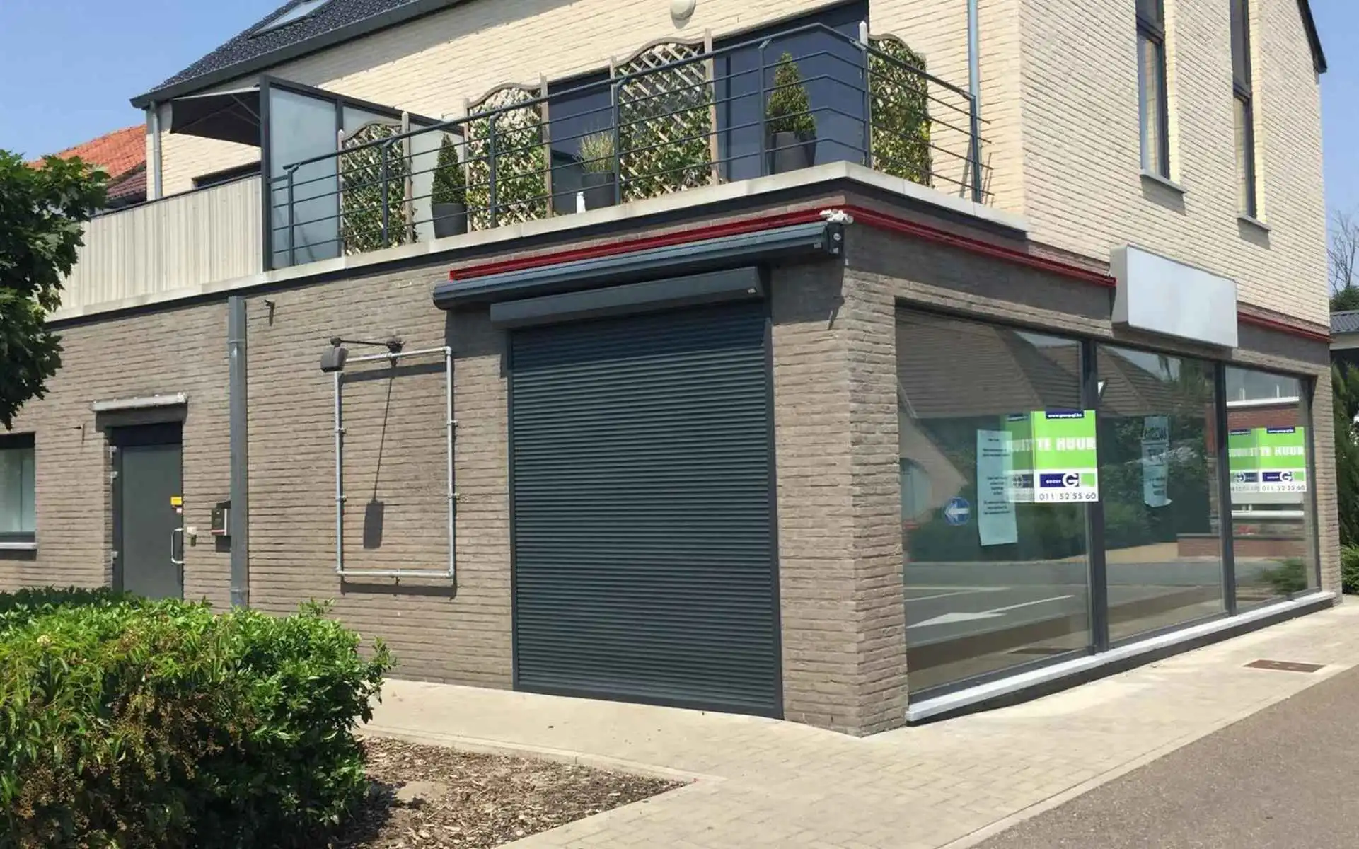 Instapklare winkelruimte van 138 m² in drukbezocht retailcomplex met Aldi foto 2