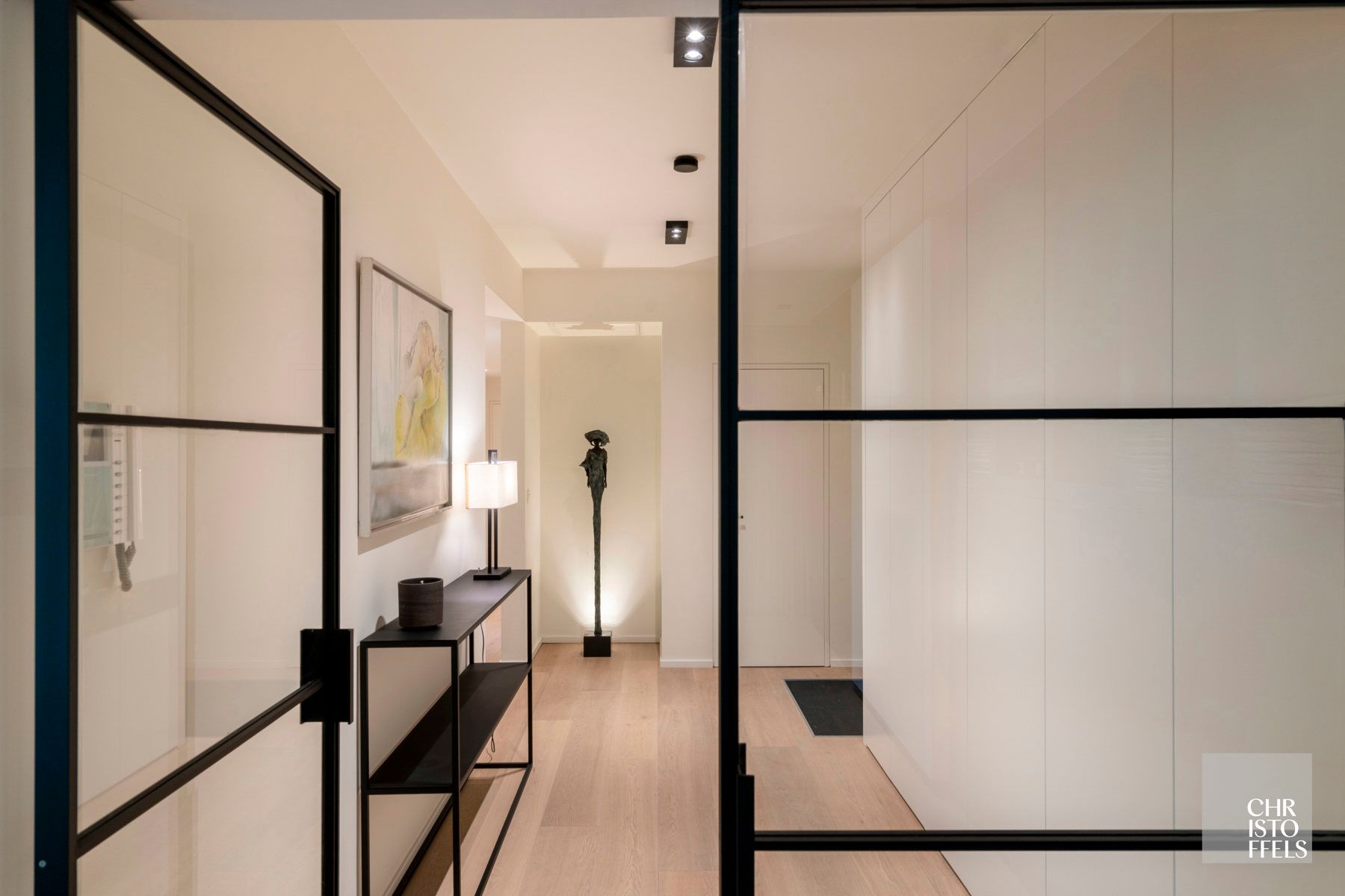 Exclusief villa-appartement (183m²) met privé tuin gelegen in een afgesloten park met buitenzwembad. foto 12