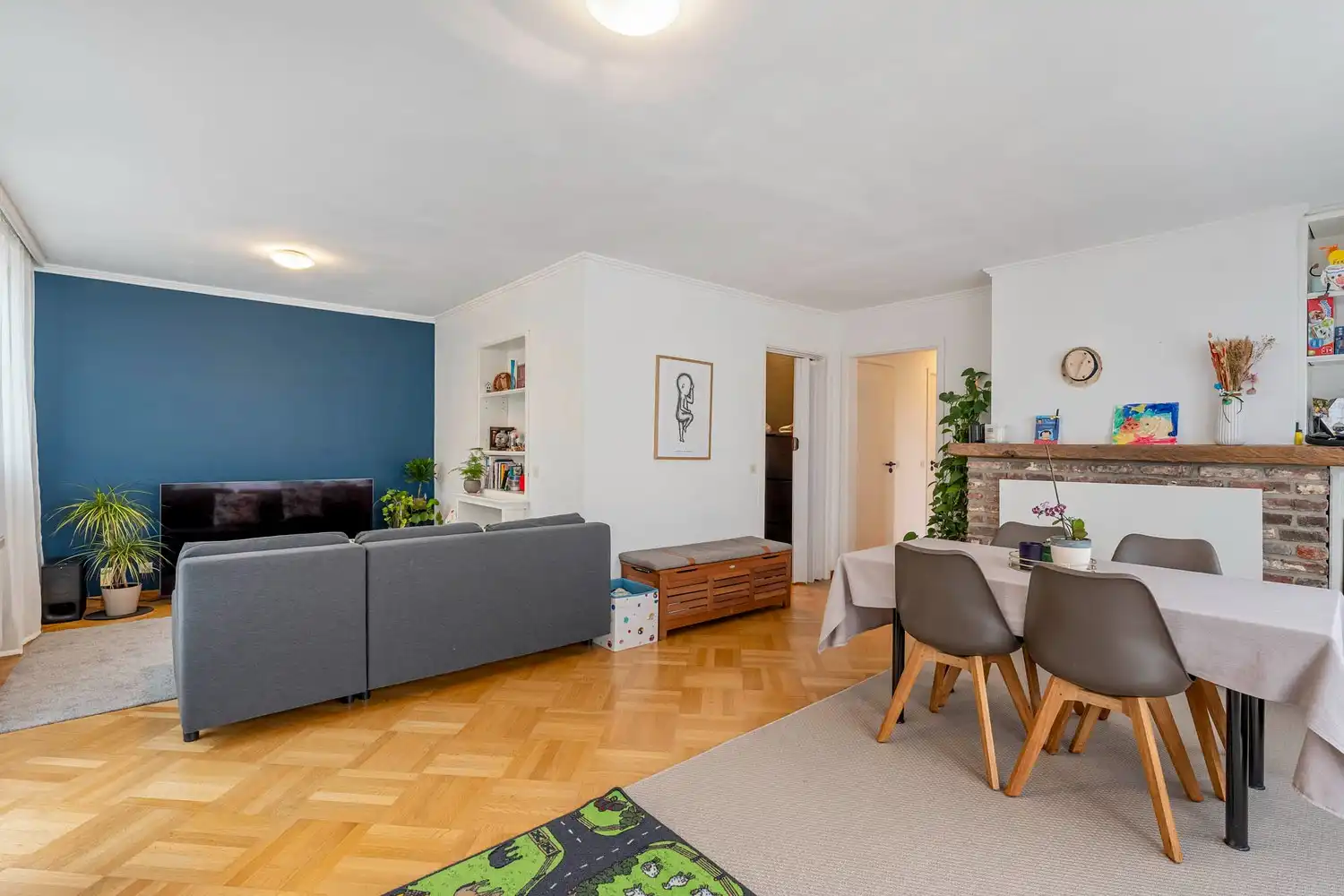 Goed gelegen en lichtrijk appartement met 2 slaapkamers, 2 terrassen en een garagebox te Kessel-Lo! foto 6