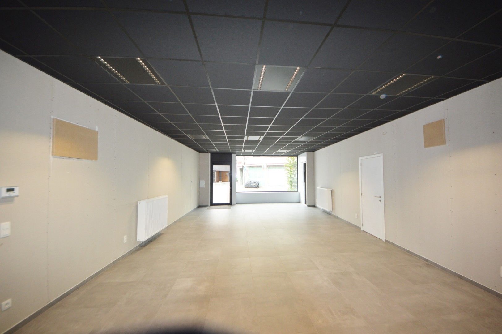 COMPLEET GERENOVEERD HANDELSPAND foto 5