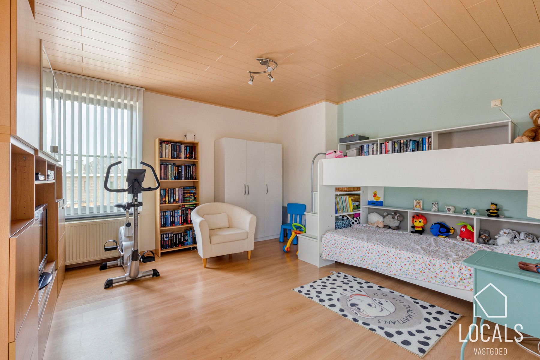 Instapklare halfopen bebouwing met tal van luxueuze extra’s foto 17