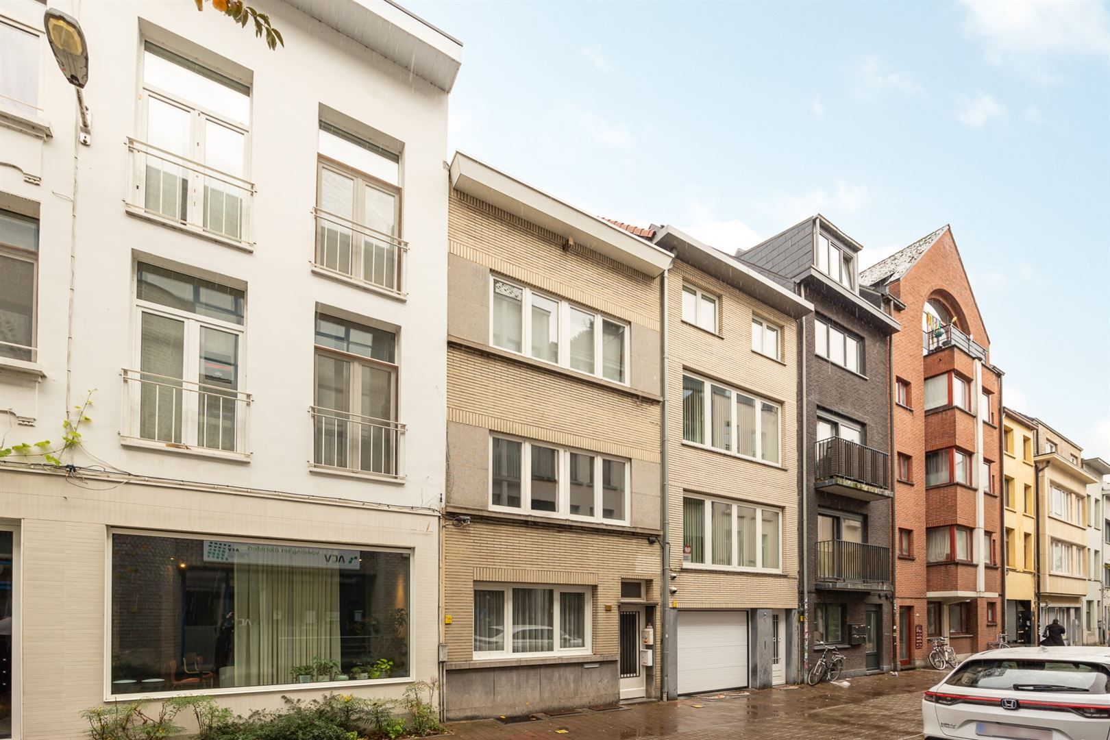 Gelijkvloers appartement met koer in hartje Stad foto 21