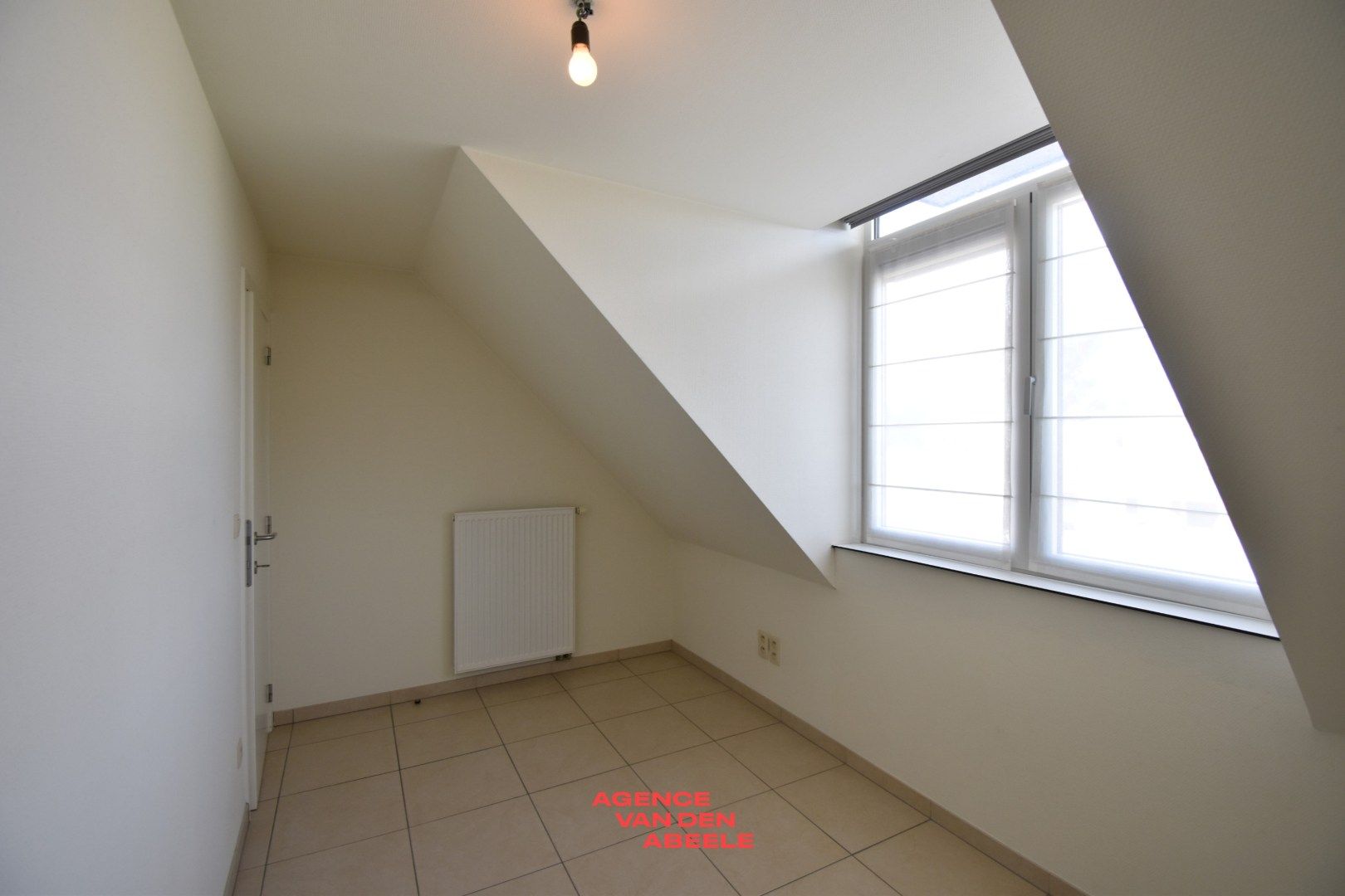 Zeer mooi appartement in centrum Moerbrugge! foto 10