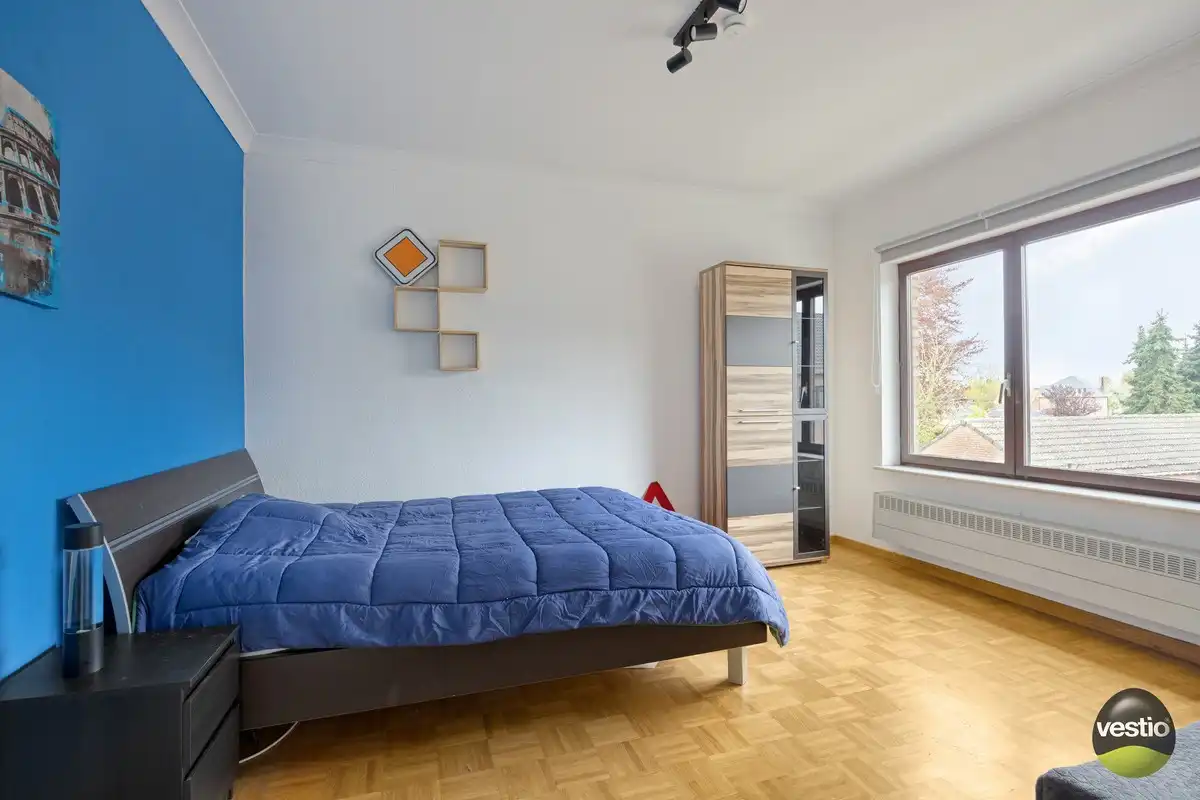 HALF VRIJSTAANDE WONING MET 4SLPK TE EIGENBILZEN. foto 11