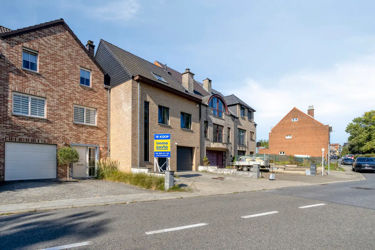 Instapklare gezinswoning (EPC A) met 5 slaapkamers en garage foto {{pictureIndex}}