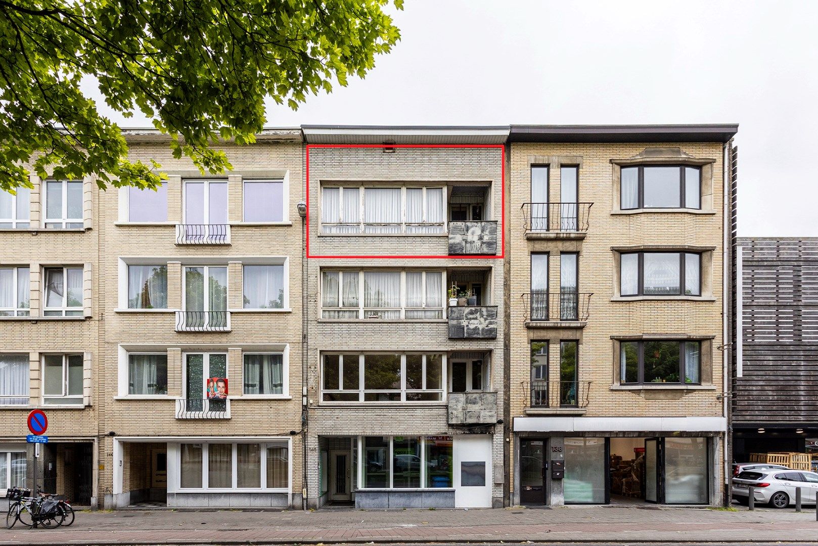 Te renoveren 2-slaapkamer appartement (107m²) met twee terrassen! foto 10