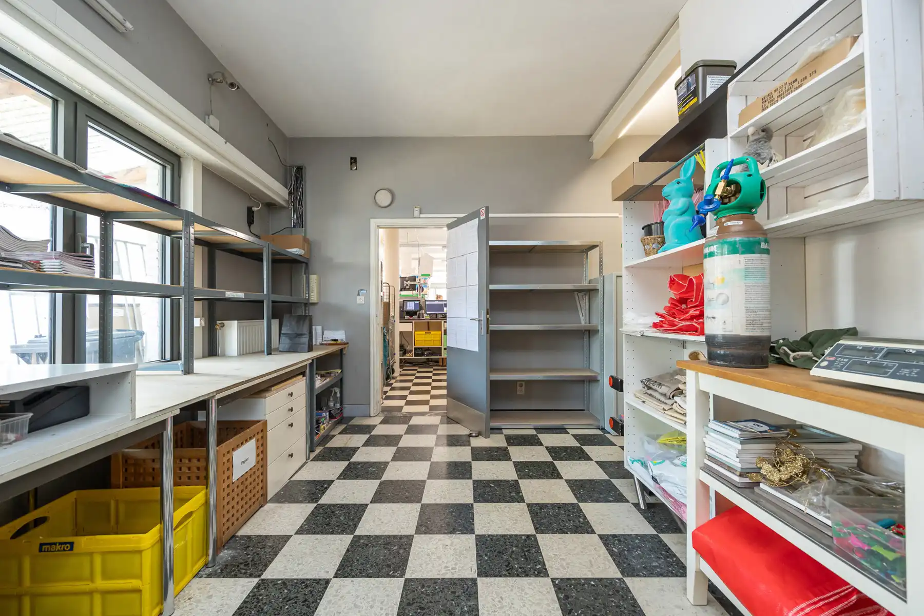 Veelzijdige handelszaak met woonst en topzichtbaarheid foto 8