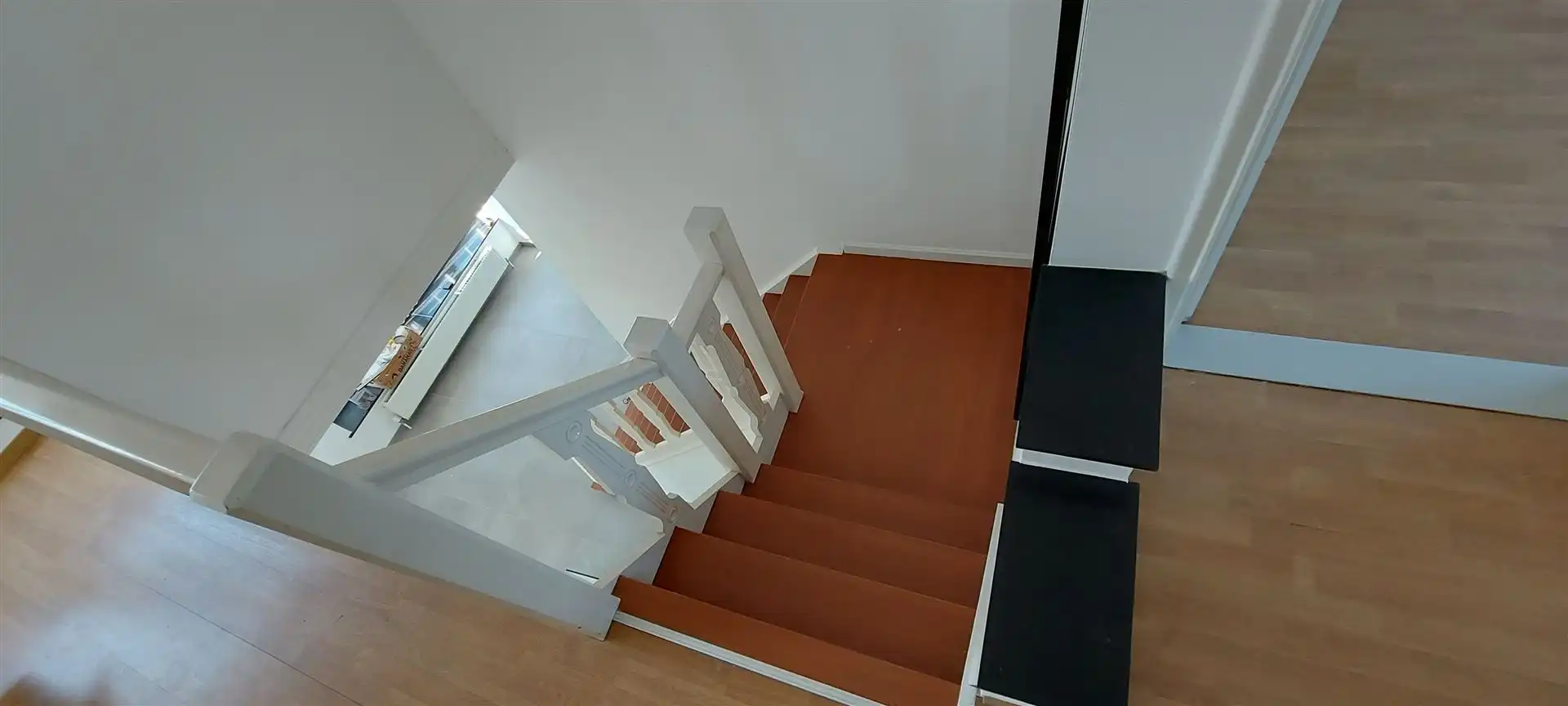 Handelsruimte met woonst foto 13