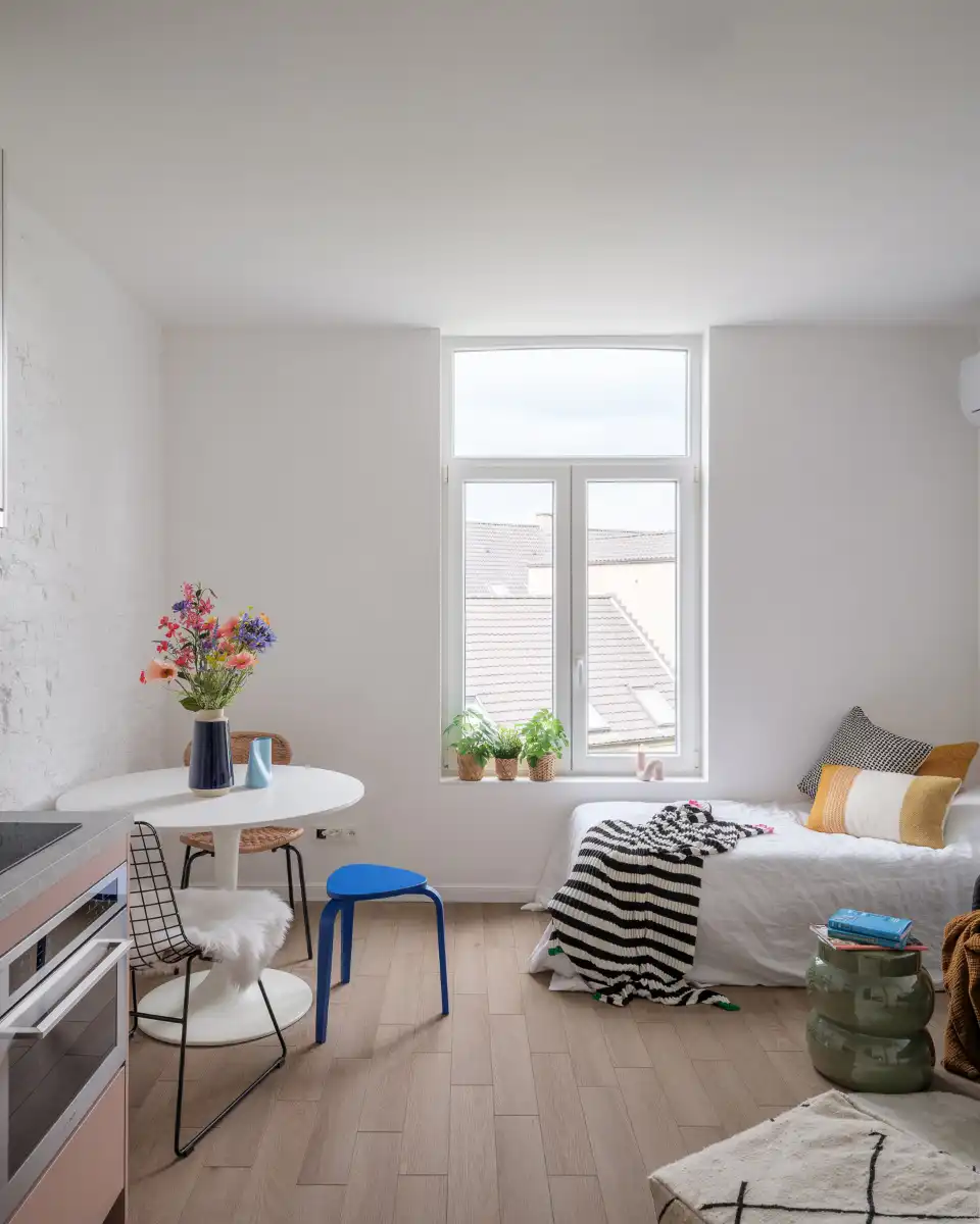 Lichtrijke gerenoveerde studio te huur vlakbij centrum Gent foto 7