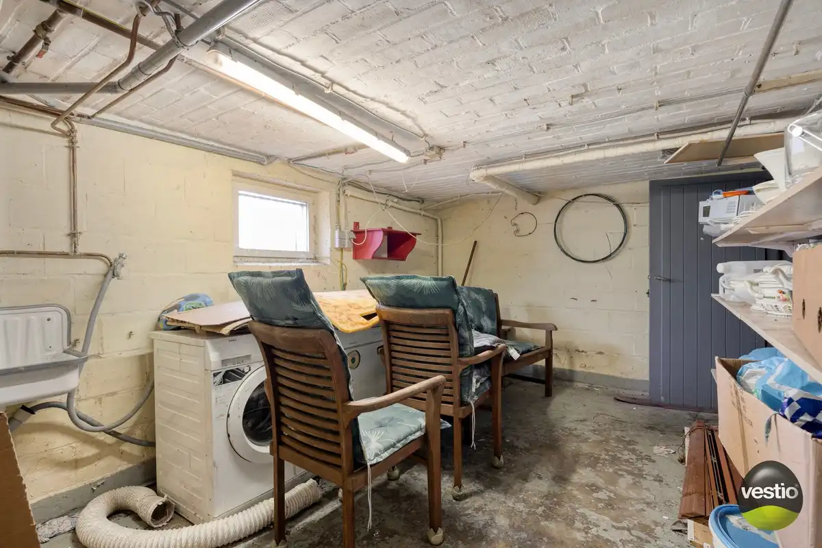 Ruime te renoveren woning met 3 slaapkamers op vlot bereikbare ligging (Genkersteenweg). foto 19