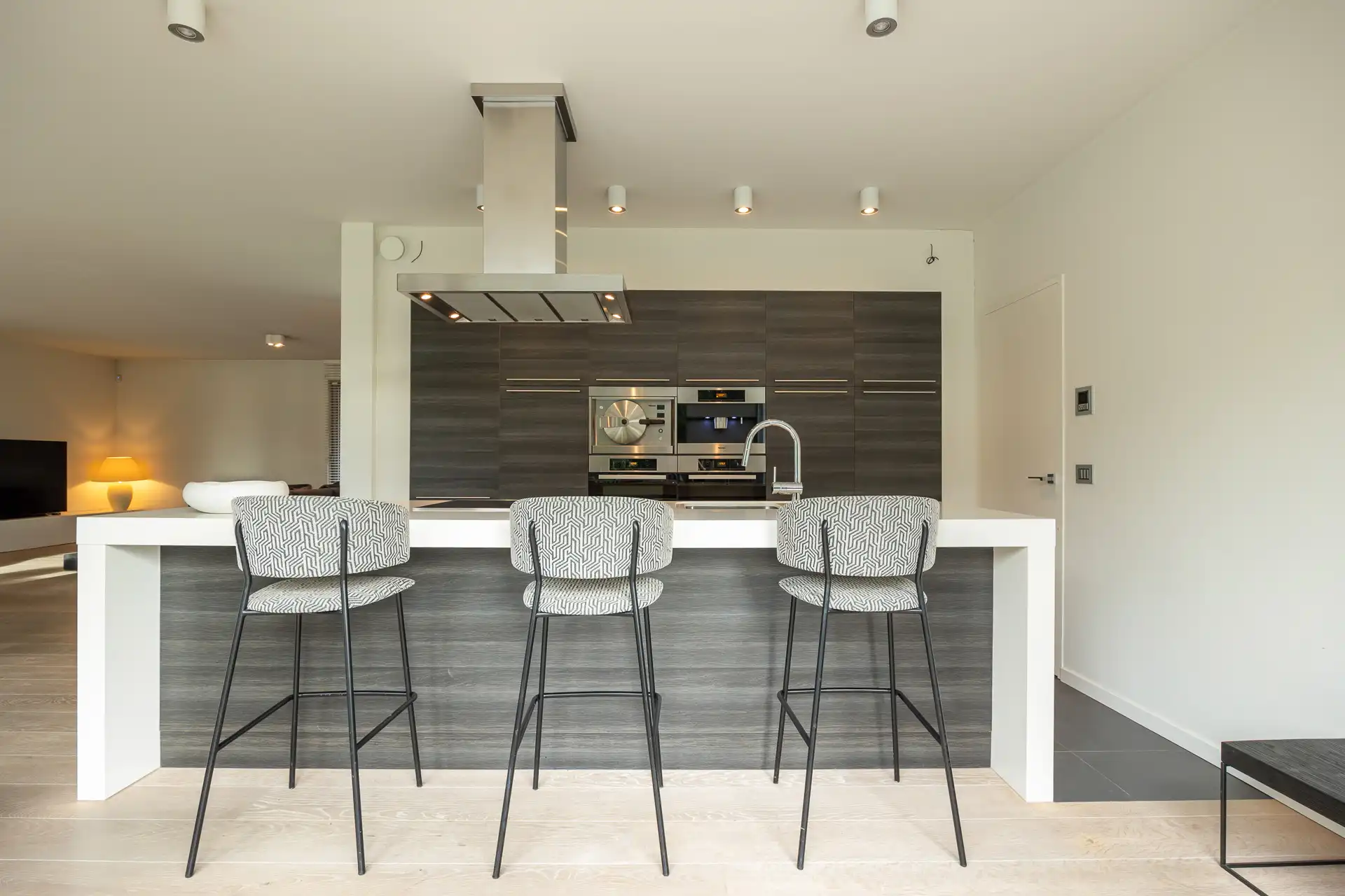 Exclusieve, strakke luxevilla met indrukwekkend basement in groene topwijk van Grimbergen foto 6