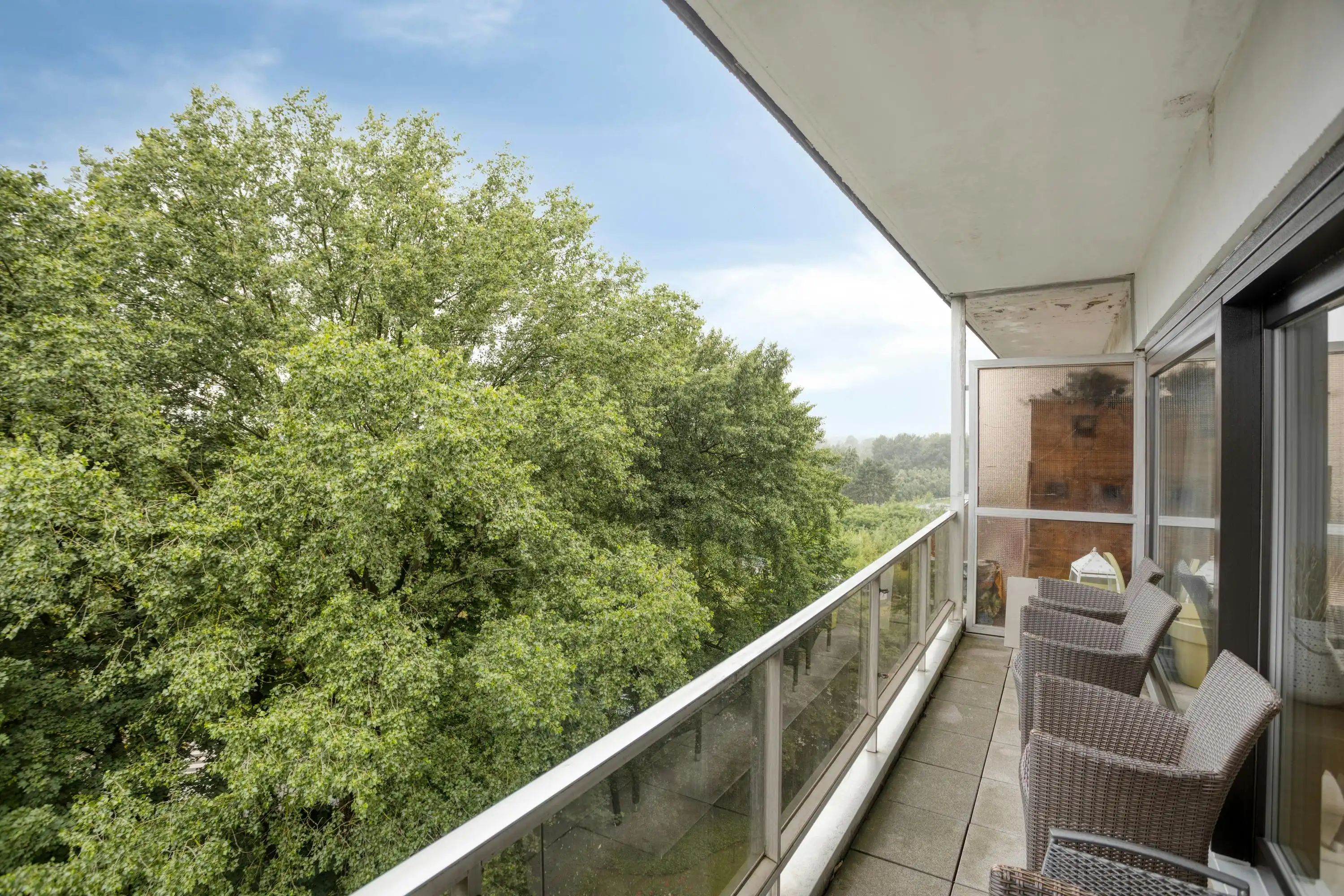 Instapklaar 2-slaapkamerappartement met twee terrassen foto 4