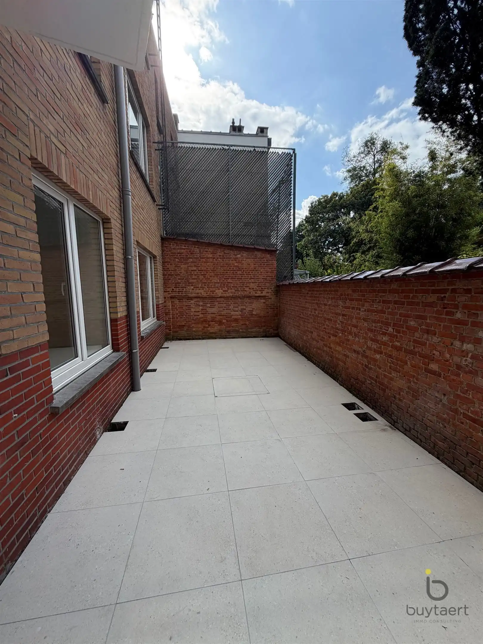 Gerenoveerd gelijkvloers appartement aan de Singel. foto 11