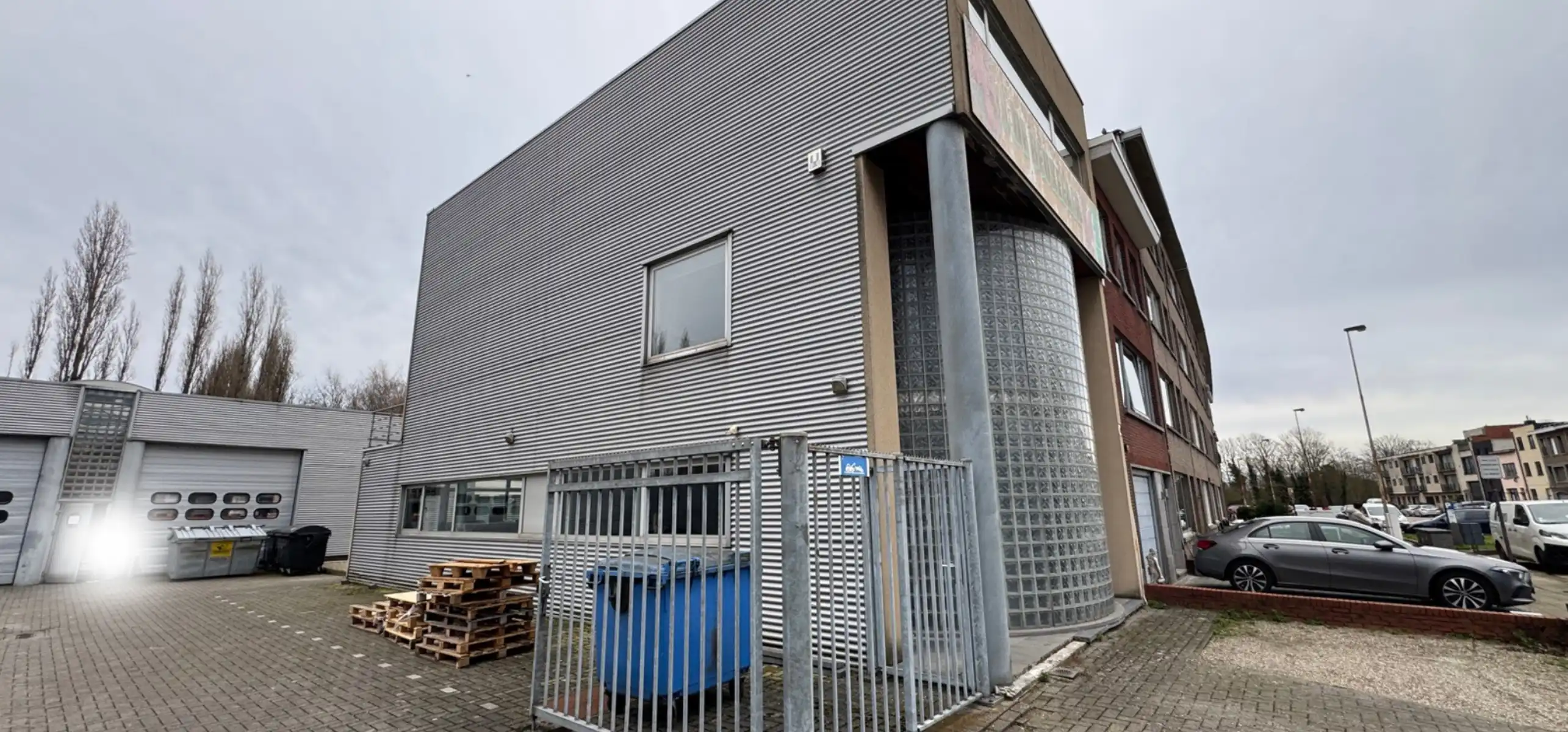 Grote magazijnruimte/atelier met kantoor te koop in Deurne  foto 47