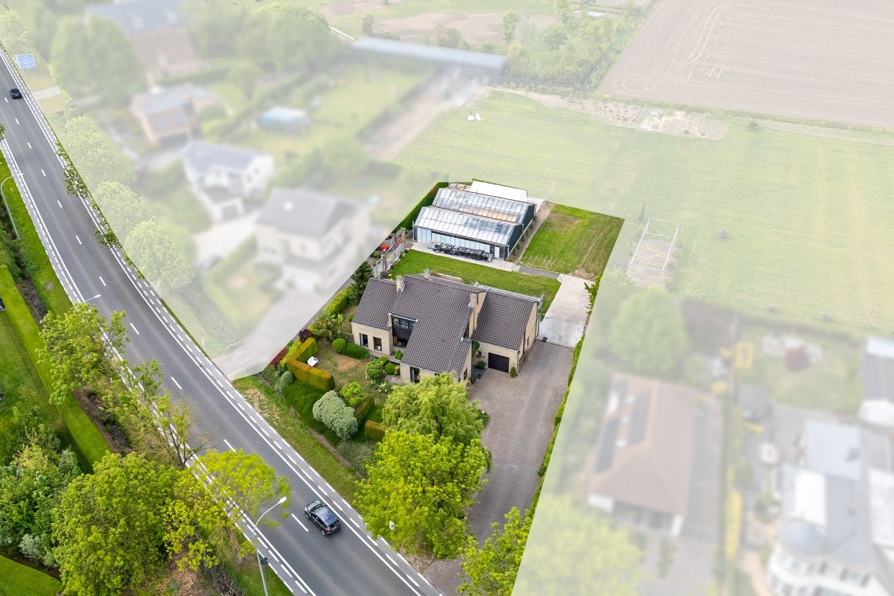 Ruime woning met opslag op TOP-ligging te Lochristi foto {{pictureIndex}}