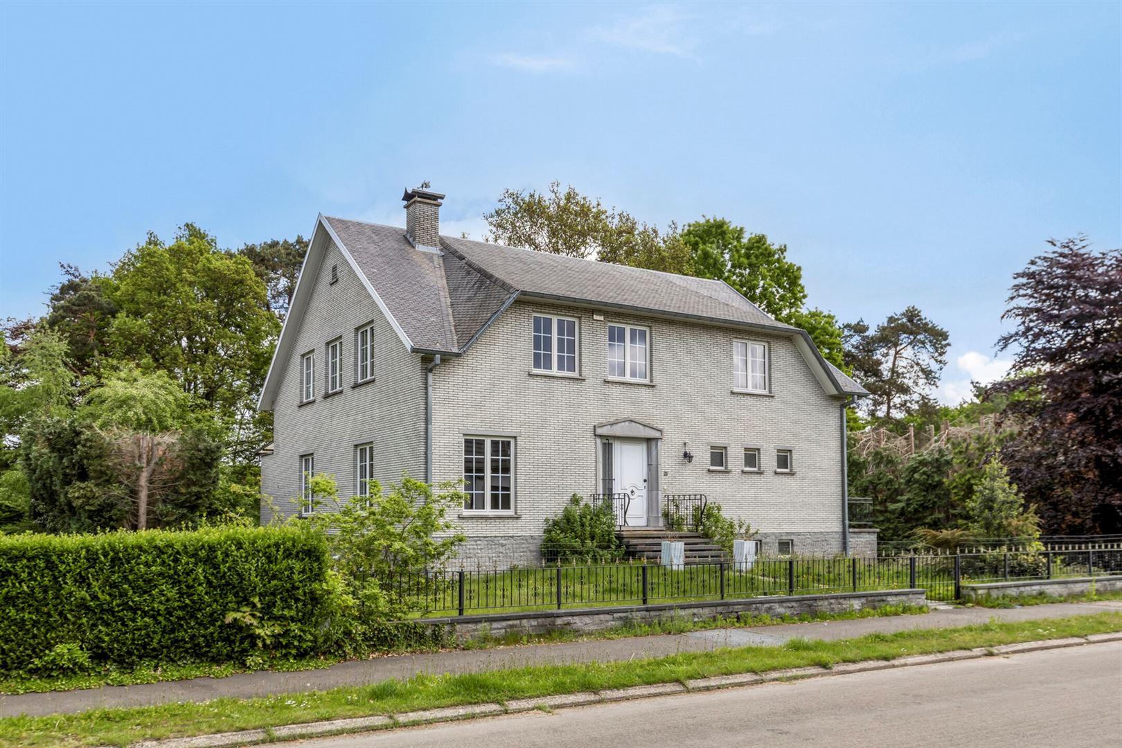 Ruime villa met 5 slaapkamers vlakbij Park Molenvijvers in Genk foto 2