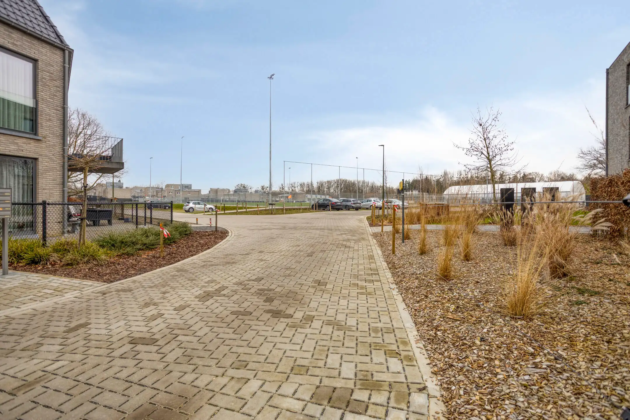 Recent gelijkvloers appartement met parking foto 16