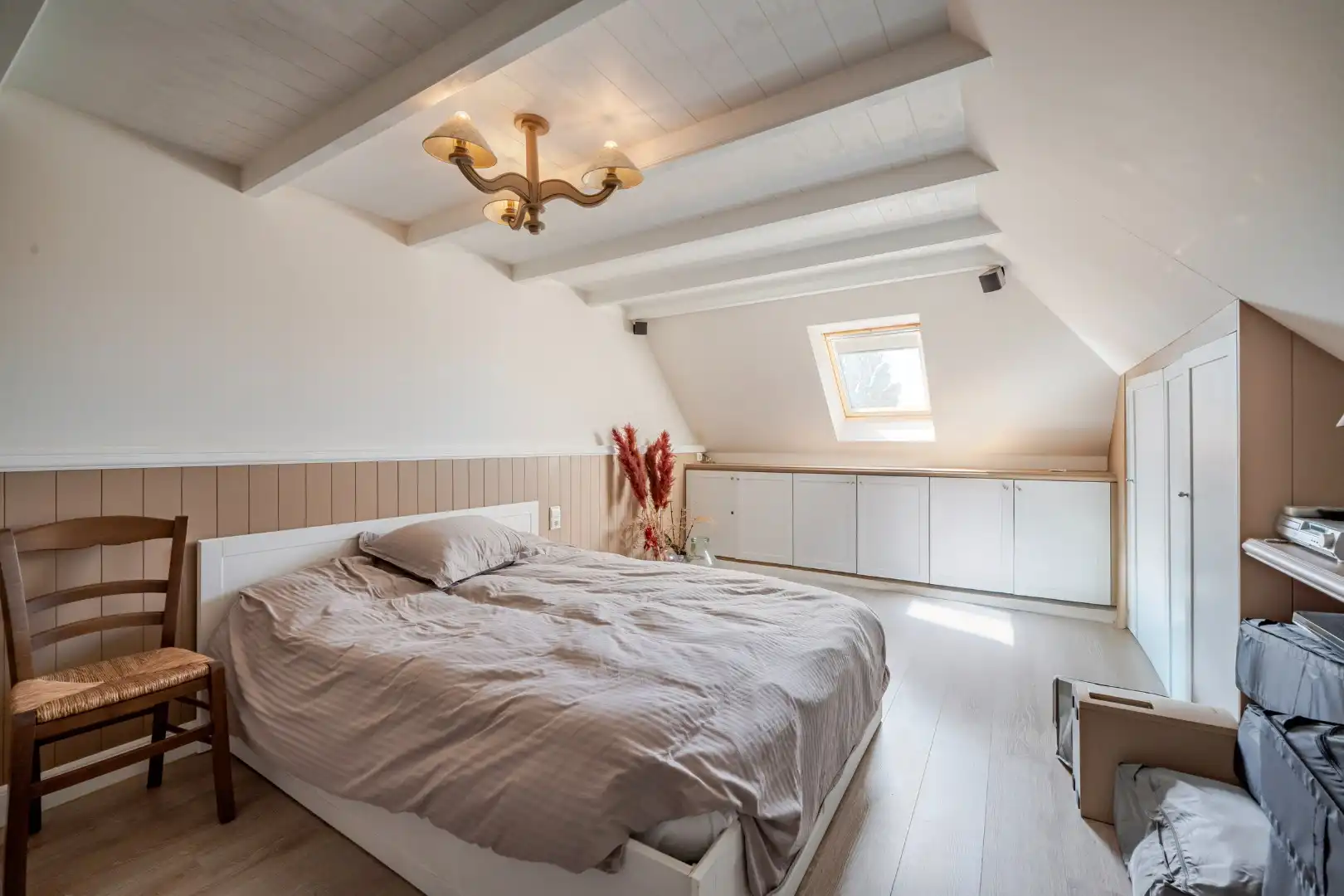 Ruime woonst met zongericht terras en garagebox foto 15