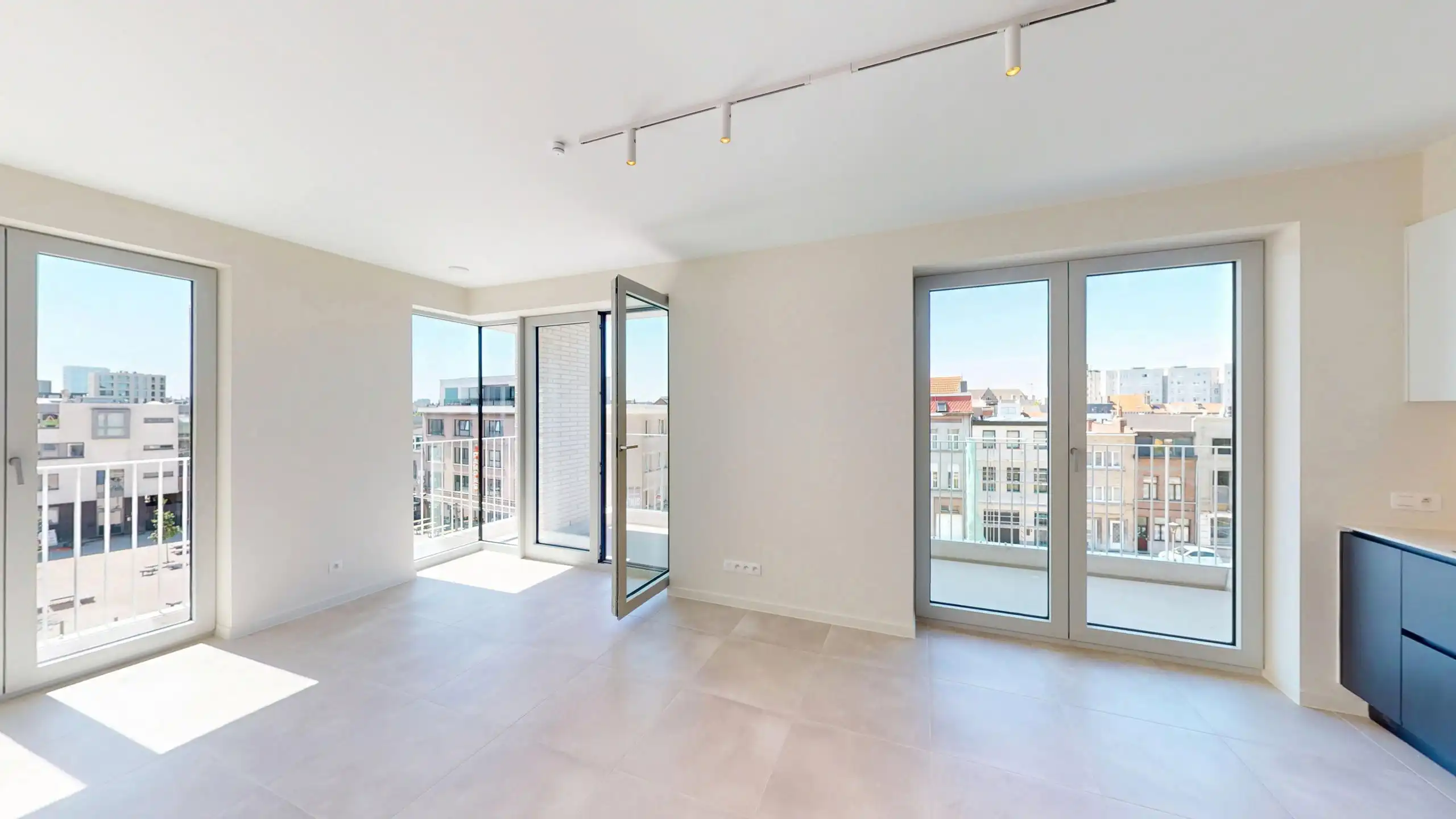 ANTWERPEN - Lichtrijk nieuwbouwappartement met top afwerking foto {{pictureIndex}}