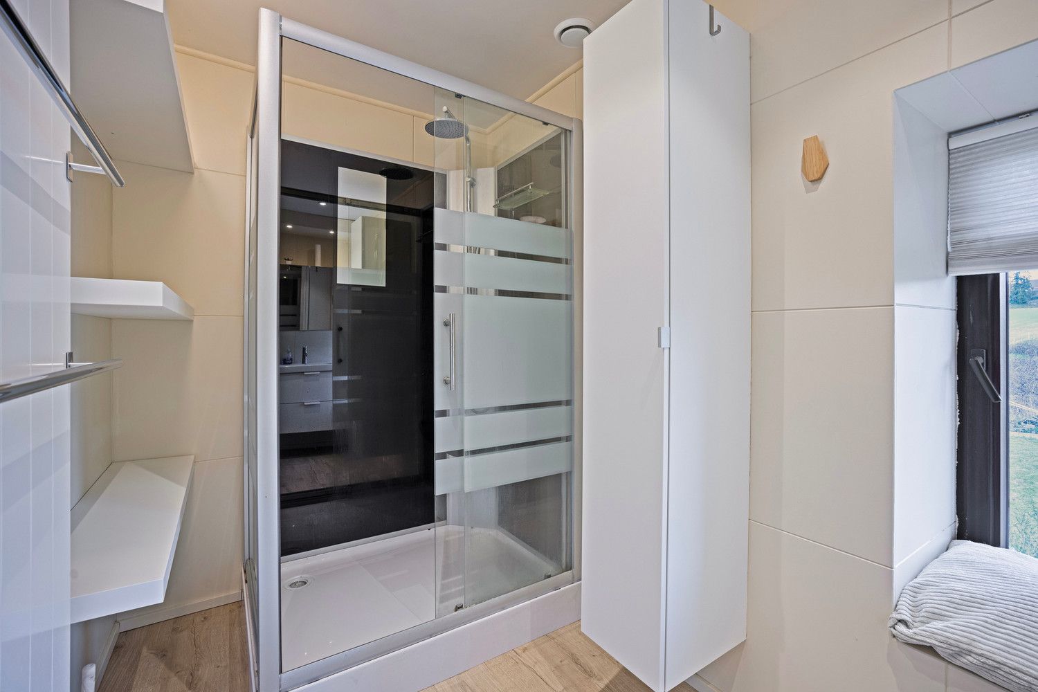 INSTAPKLARE EN VOLLEDIG GERENOVEERDE WONING TE DIEST! foto 19