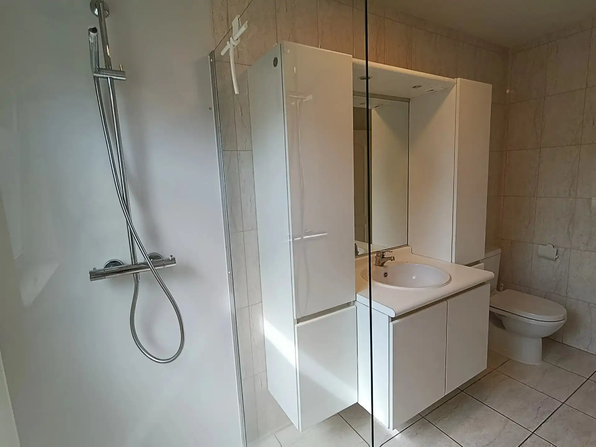 Gelijkvloers appartement met 2 slaapkamers foto 11