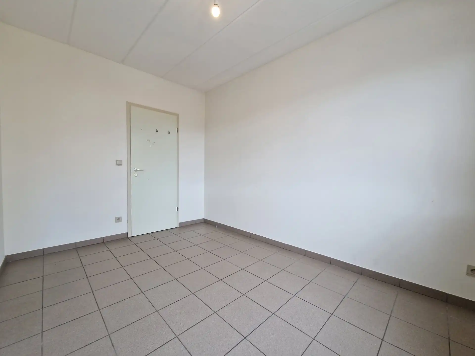Instapklaar appartement met 2 slaapkamers, berging & parking foto 9