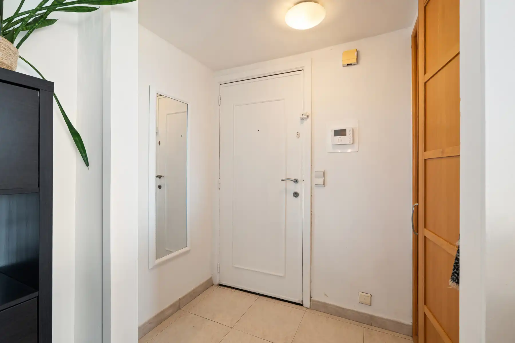 Sky-high Living in Anderlecht: Modern 2-Slpk Appartement met Fenomenaal Uitzicht foto 4