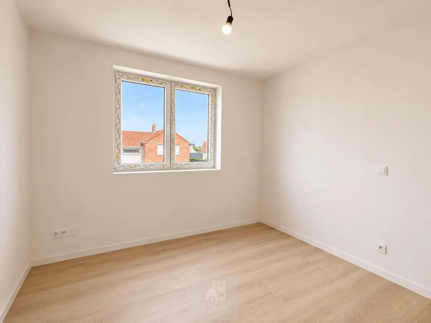 Zeer ruime en moderne halfopen nieuwbouwwoning foto 11