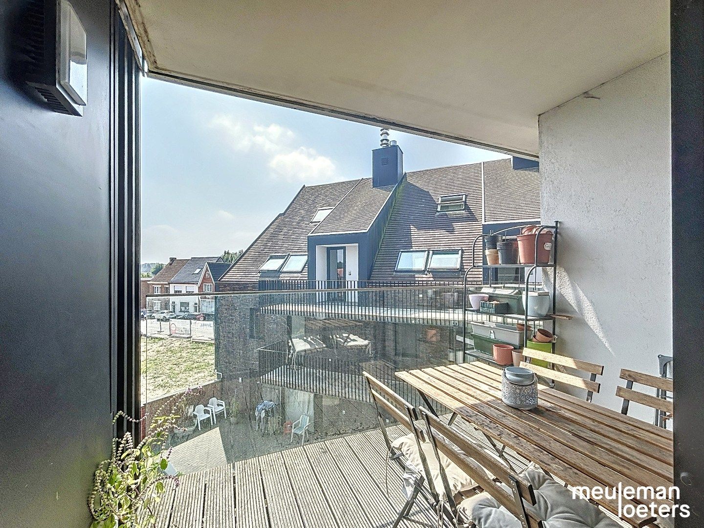 Lichtrijk appartement met autostaanplaats foto 2
