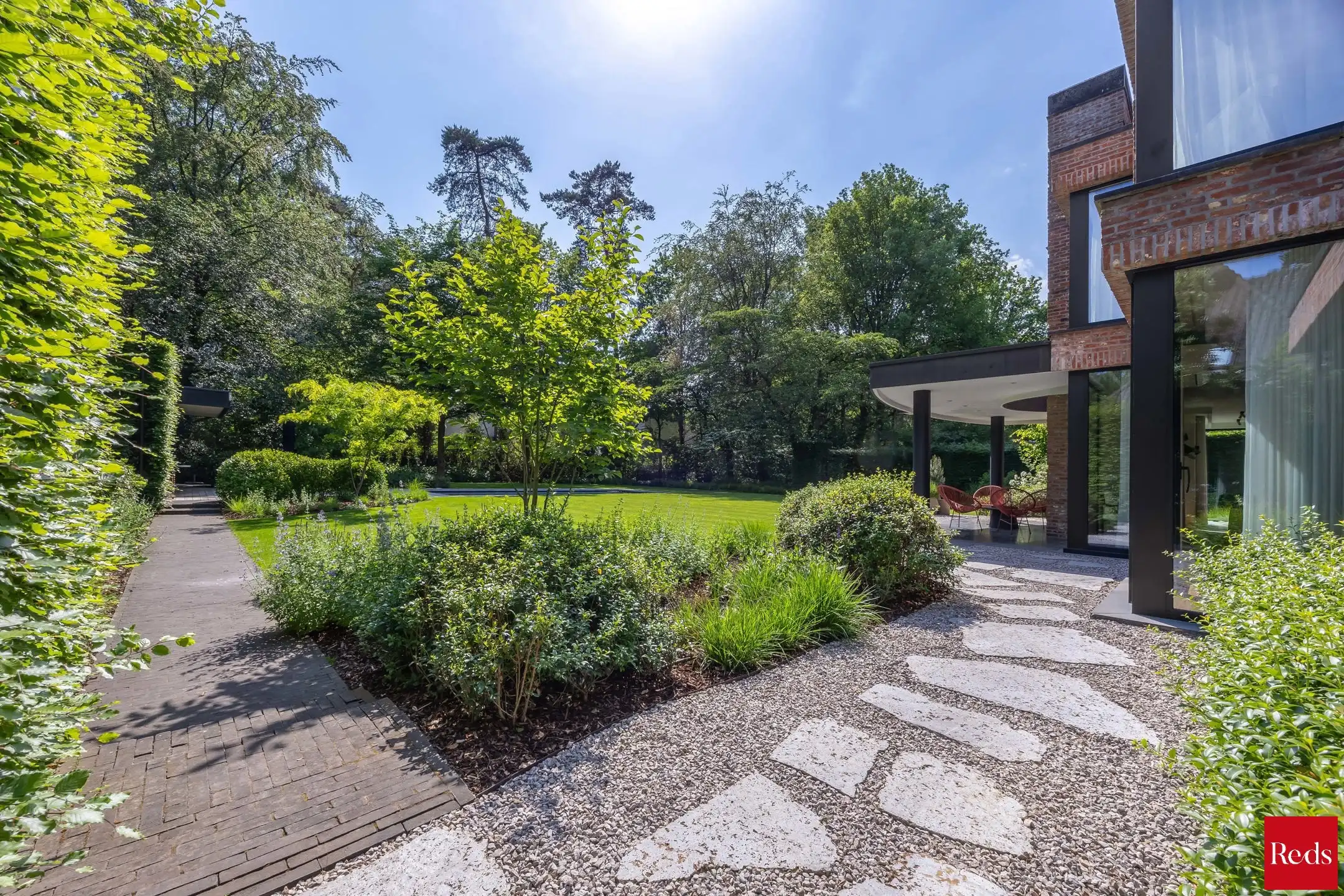 Architectenvilla met zwembad en ZW tuin in Hof Ter Linden foto 24