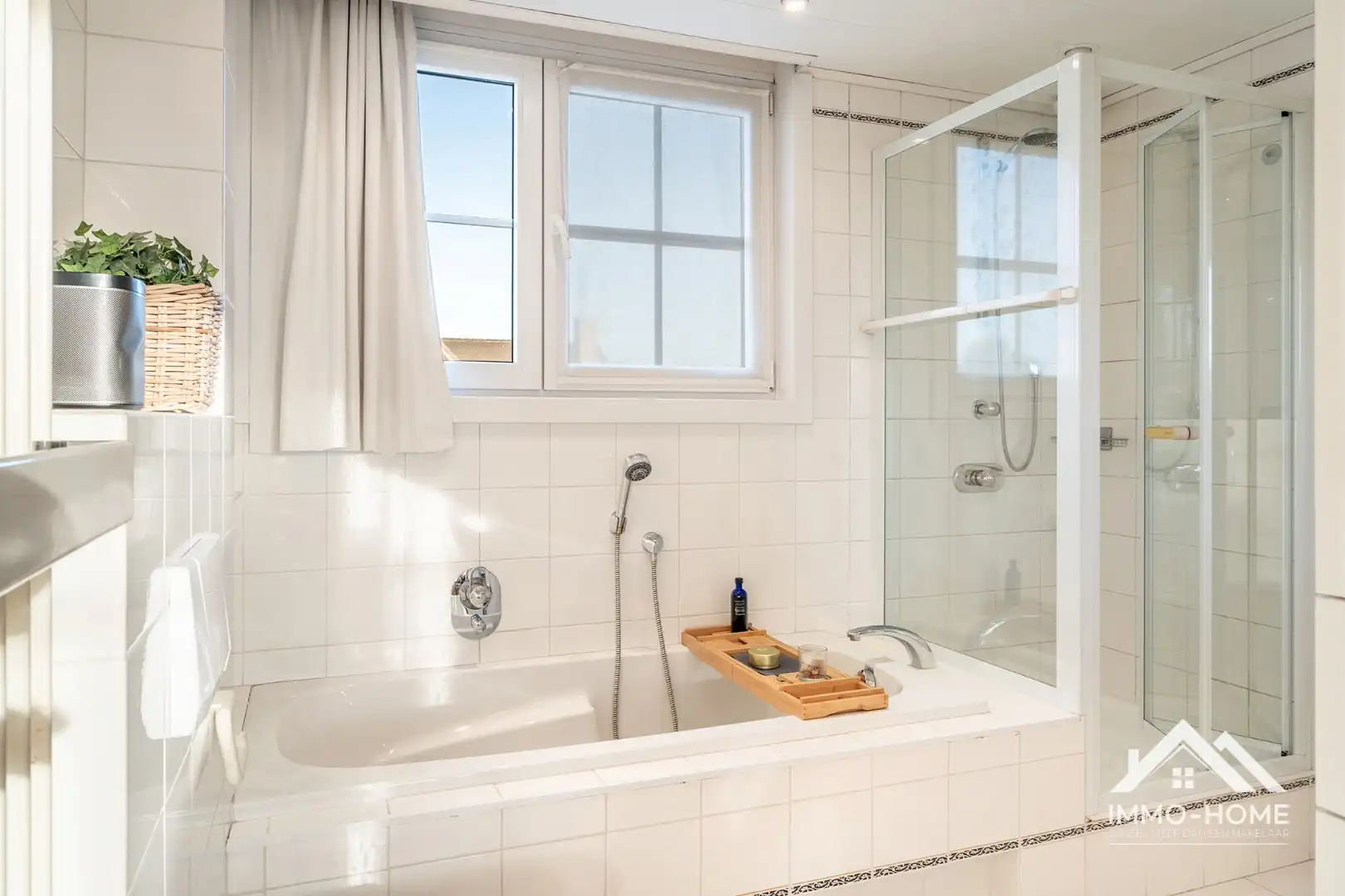 Charmante instapklare halfopen woning met ruime oprit! foto 20