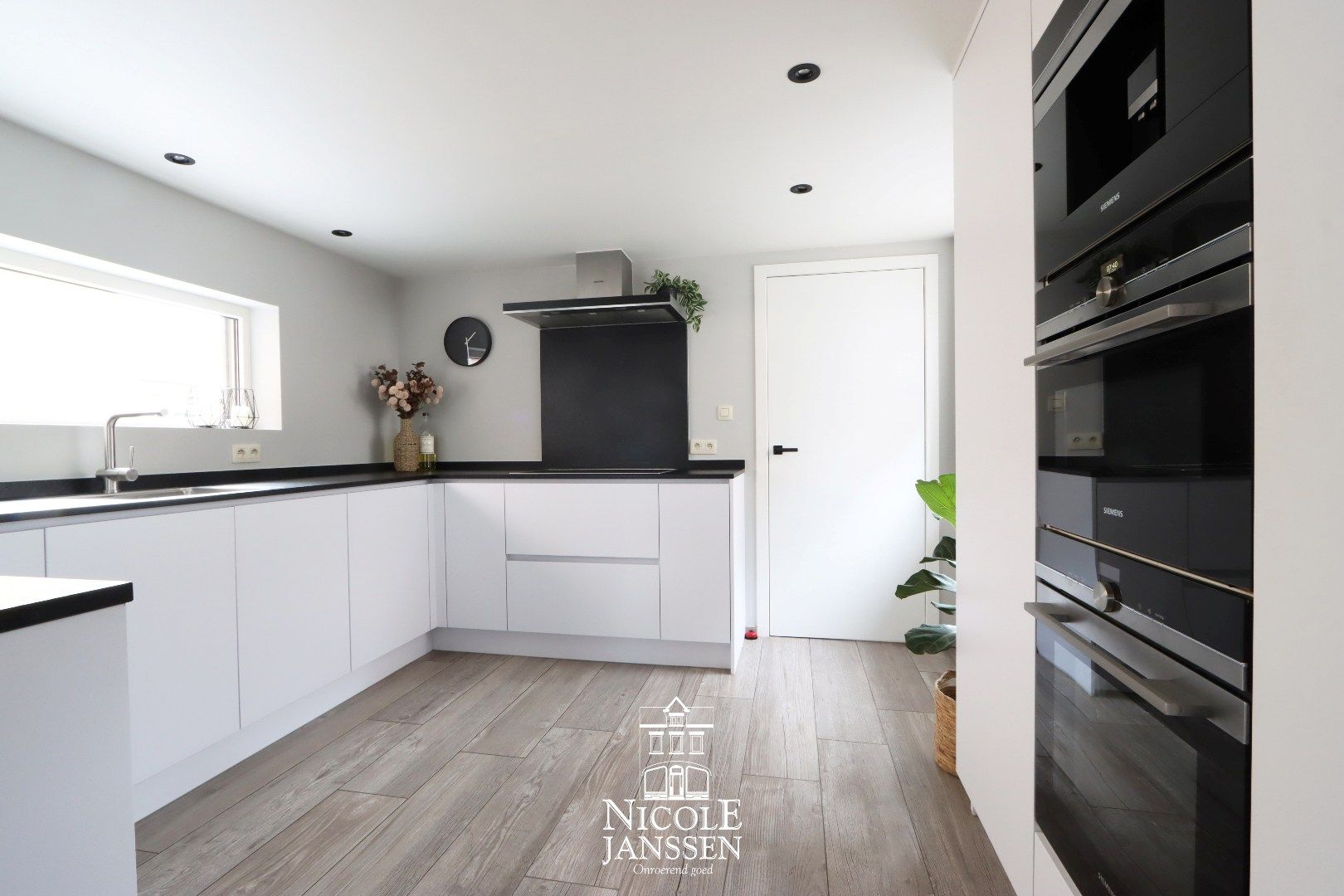 Charmante halfvrijstaande woning  foto 8