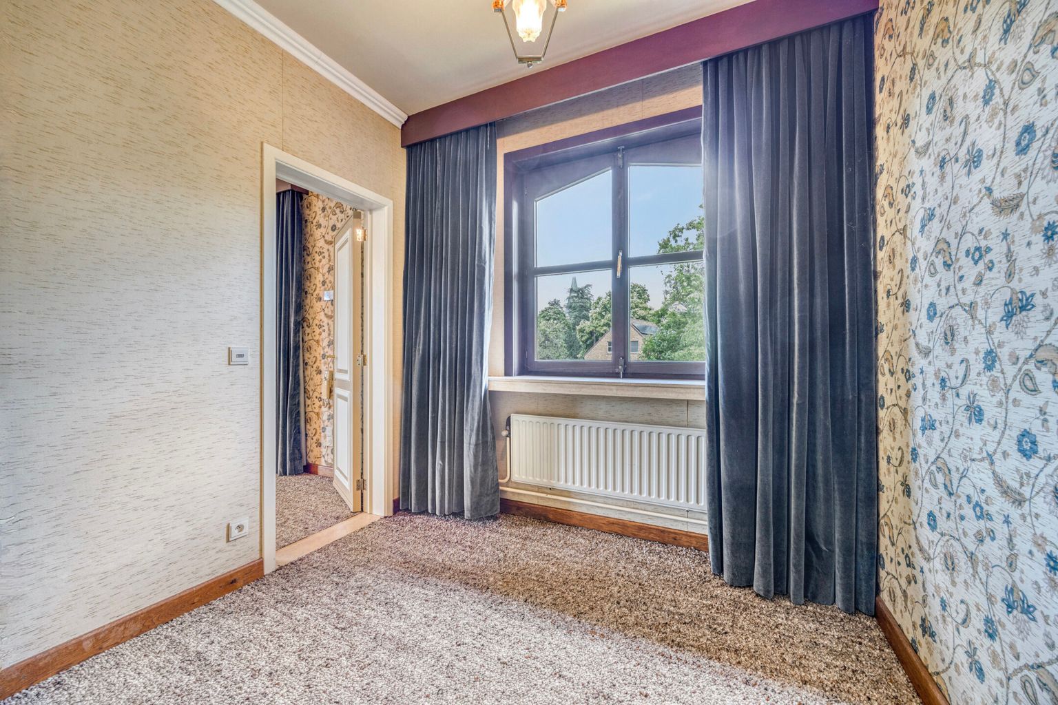 STATIGE VILLA VOOR PRIVE OF VRIJ BEROEP MET RUIME TUIN  foto 19