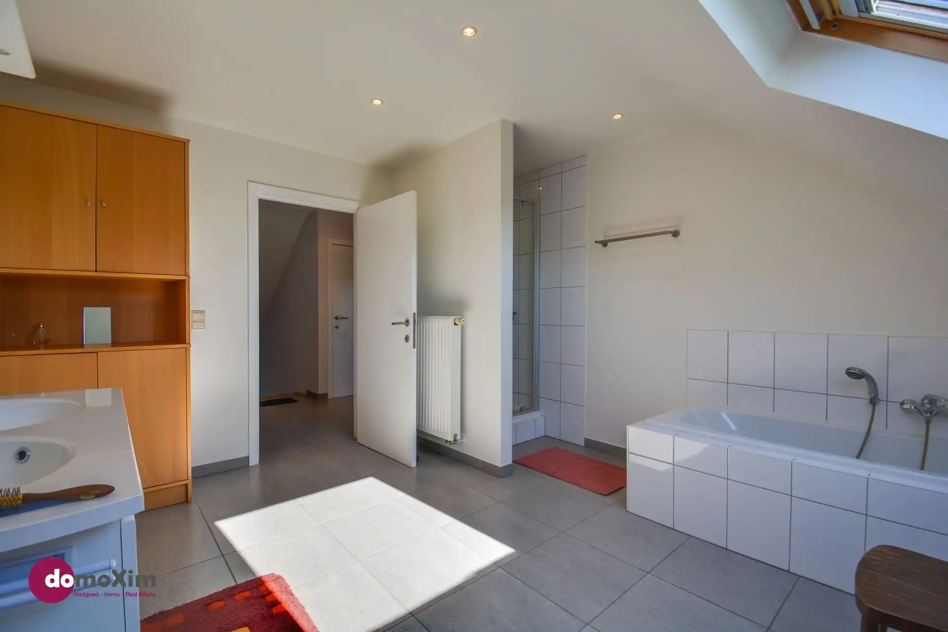 Mooie instapklare woning met 4 slaapkamers in Hever foto 23