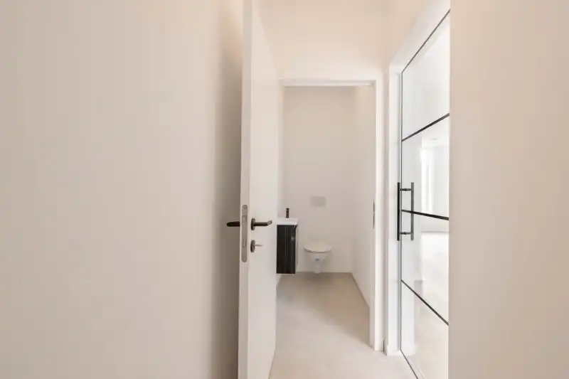 ✨Halfopen, volledig gerenoveerde gezinswoning met 3 slaapkamers TE KOOP in Rekkem! foto 3