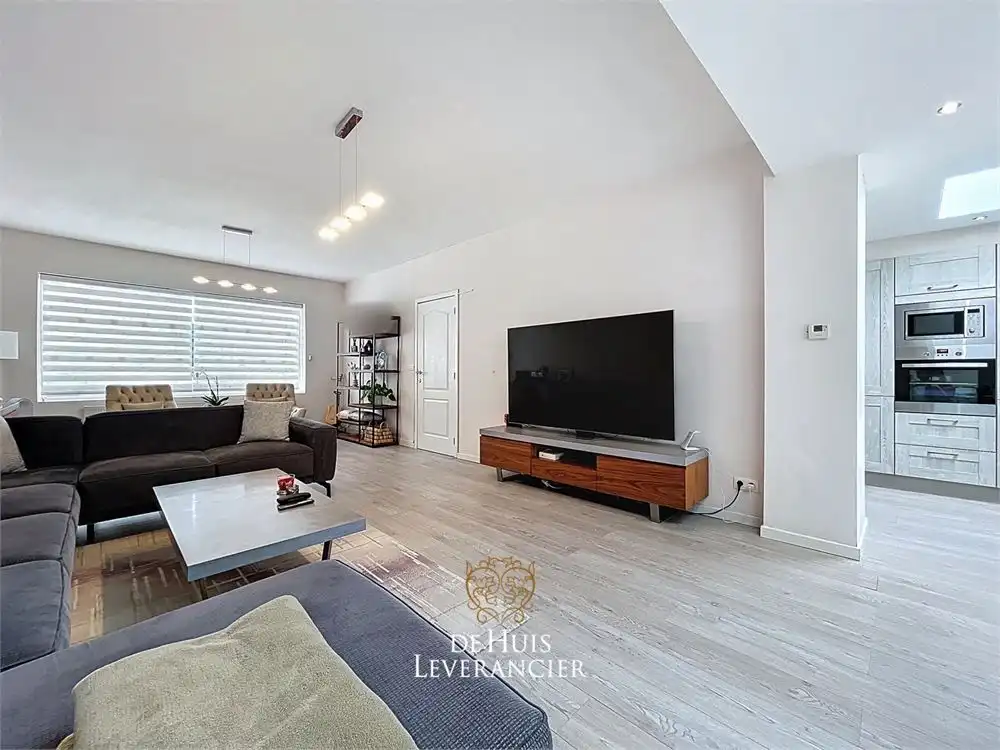 Ruimtelijke rijwoning met tuin en garage in de Altenawijk foto 3