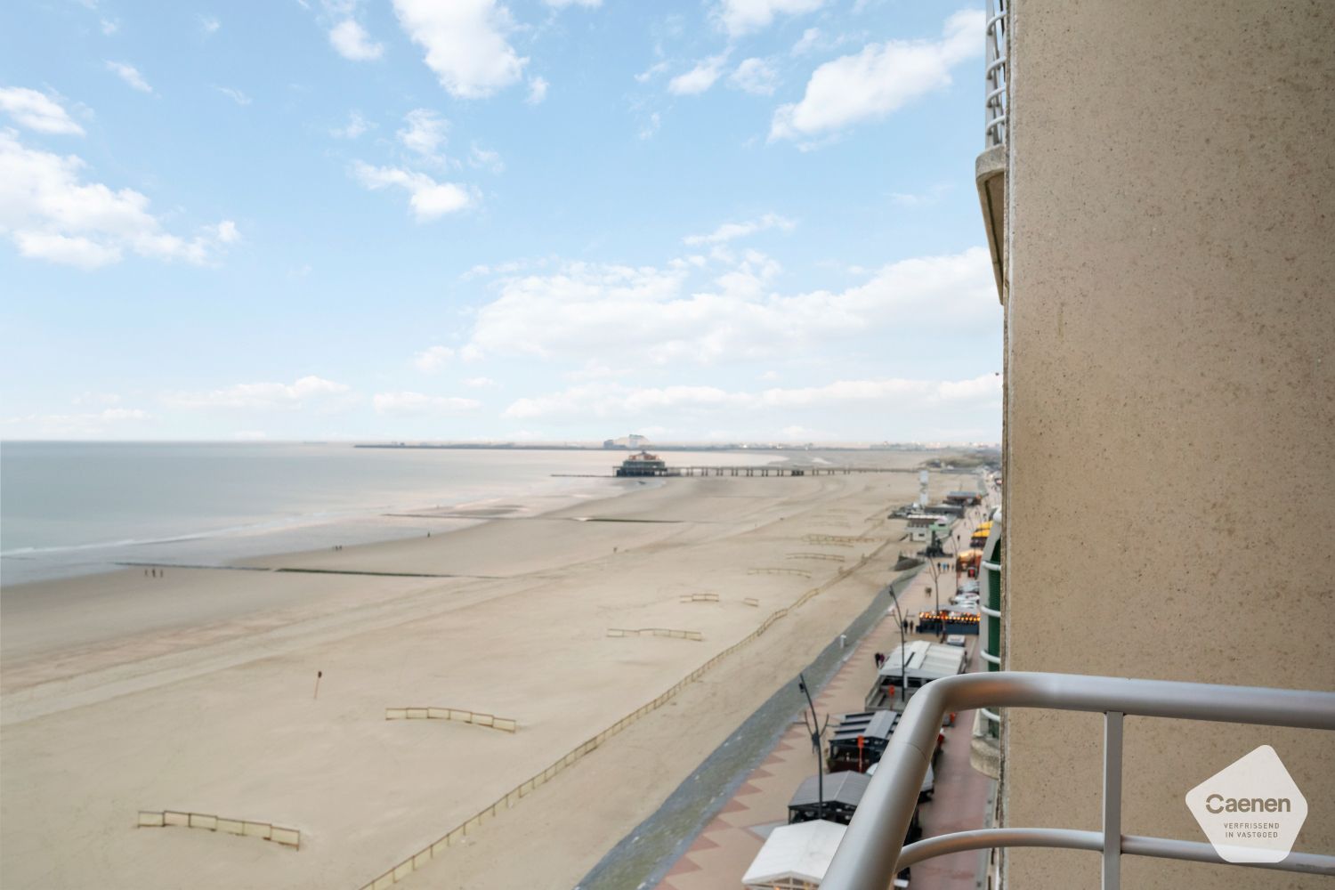 Instapklare studio met prachtig frontaal zeezicht foto 14