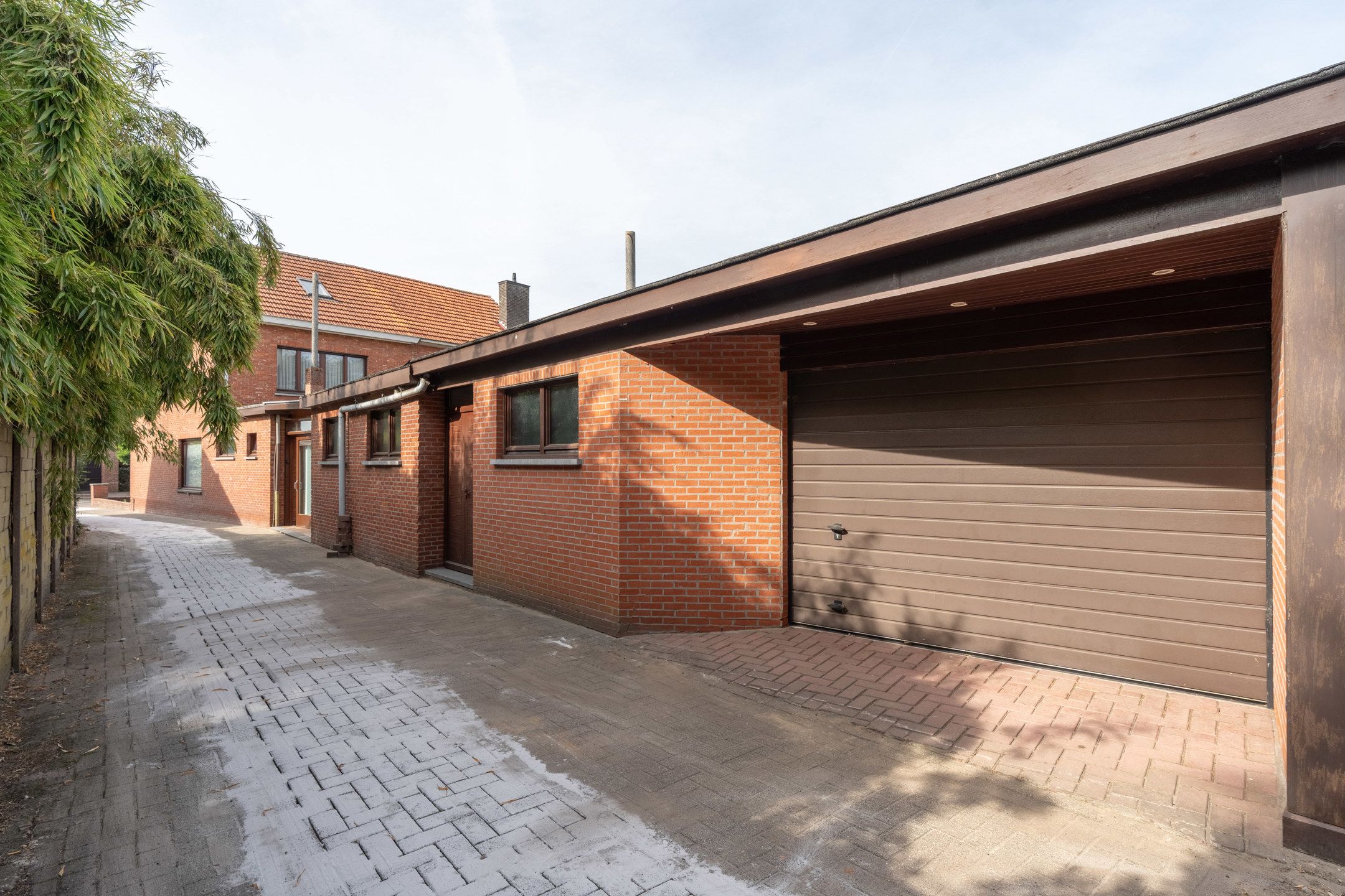 Te renoveren 4slpk woning met magazijn/garage te Vosselaar. foto 3