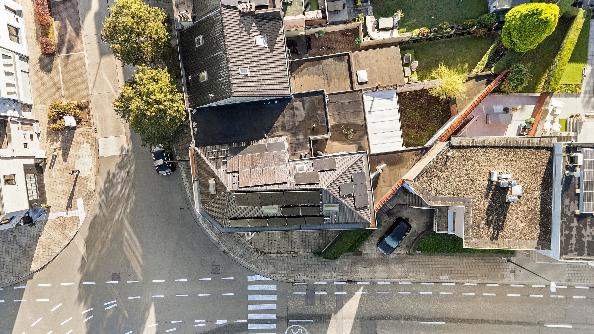 GERENOVEERD COMMERCIEEL PAND MET WOONST TOPLOCATIE foto 27