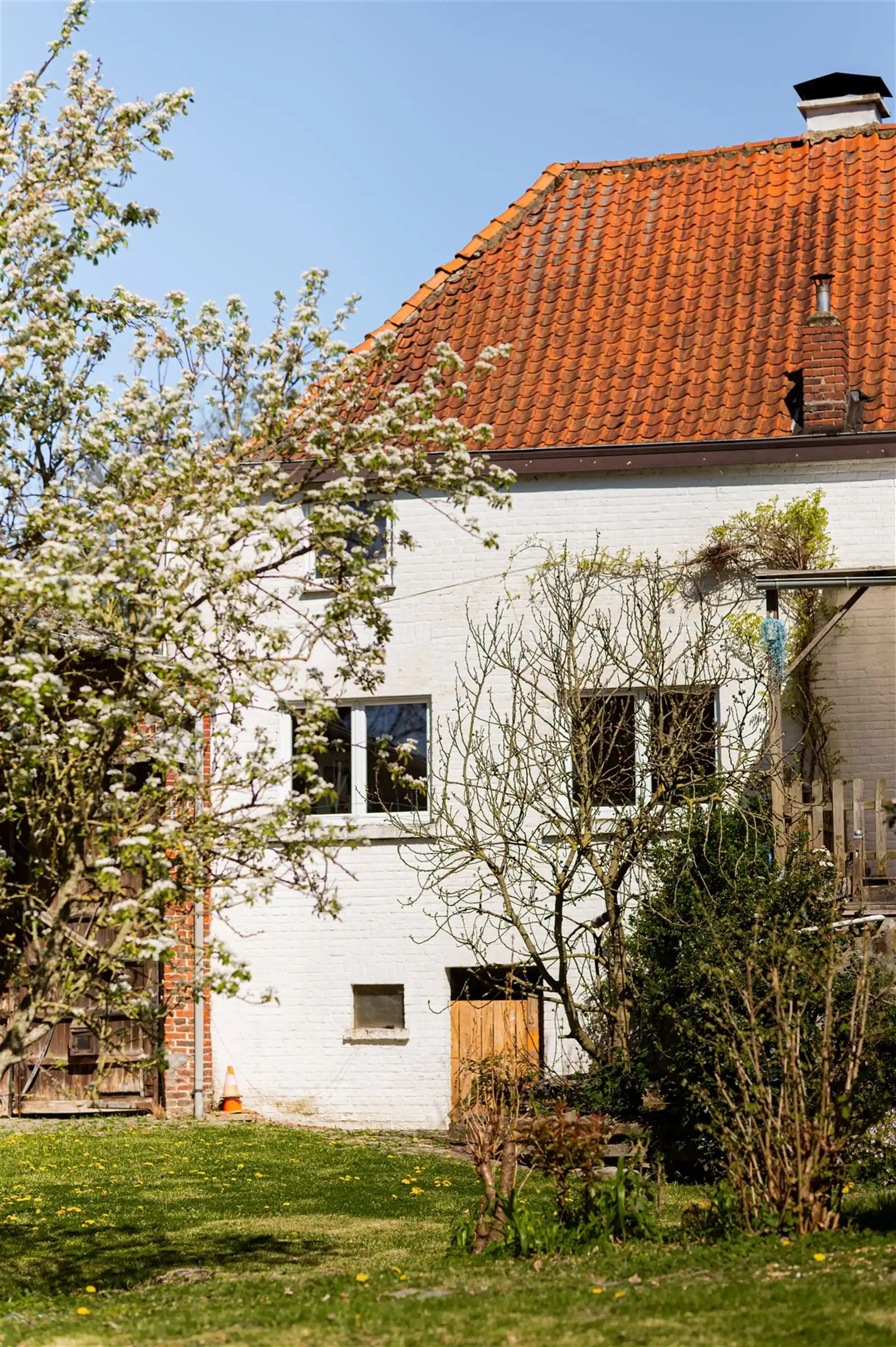 Hoeve met bijgebouw en loods op 18are20- prachtig tuinzicht foto 4